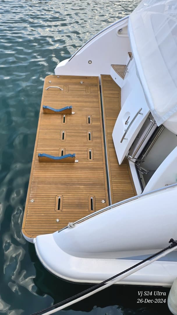 2011 Azimut 70