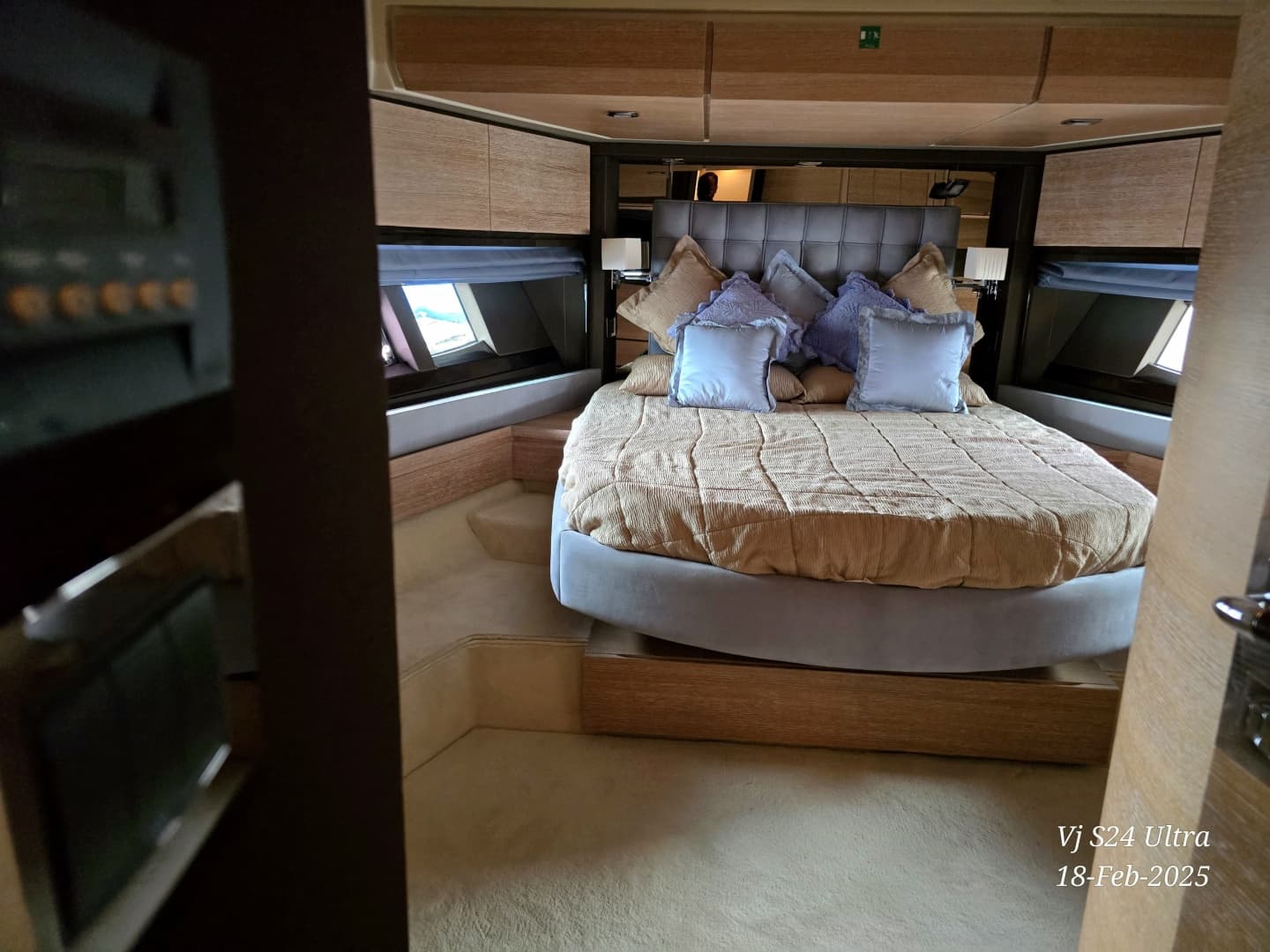 2011 Azimut 70