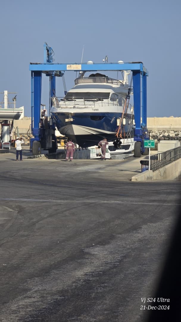 2011 Azimut 70