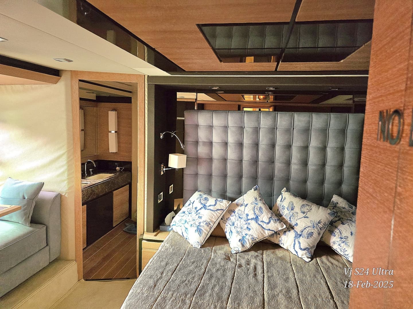 2011 Azimut 70