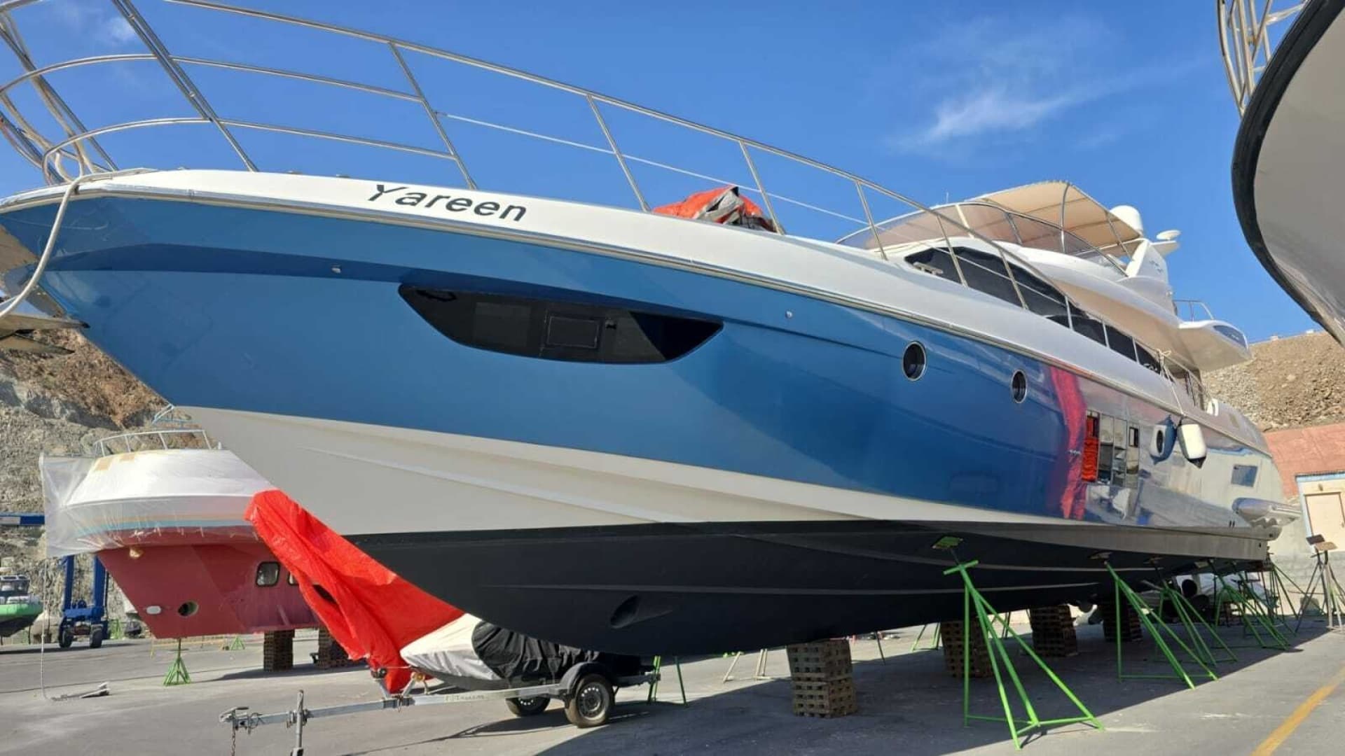 2011 Azimut 70
