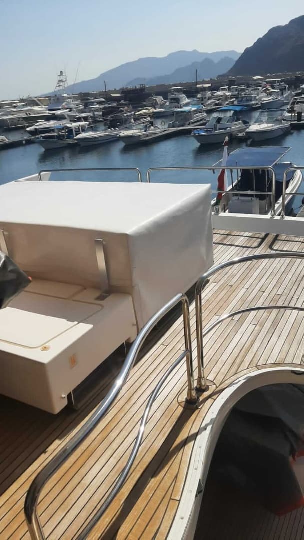 2011 Azimut 70