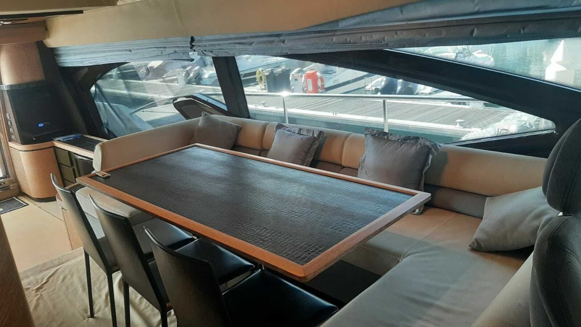 2011 Azimut 70