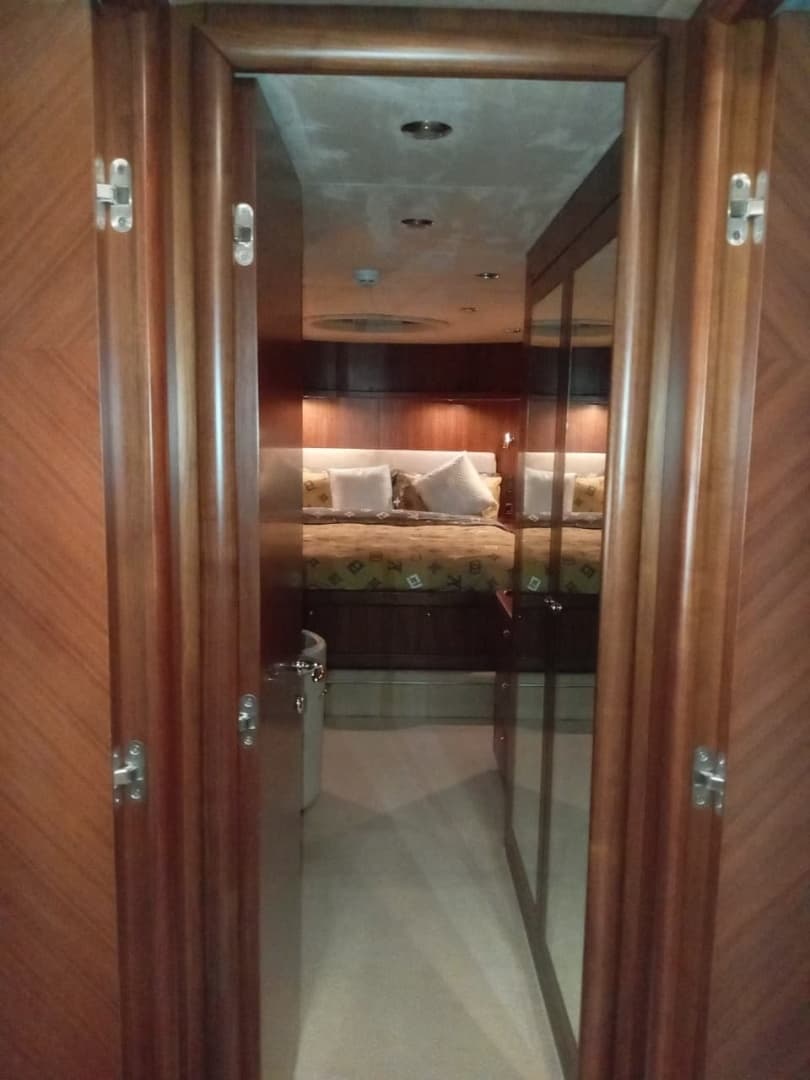 2006 Sunseeker Predator 82