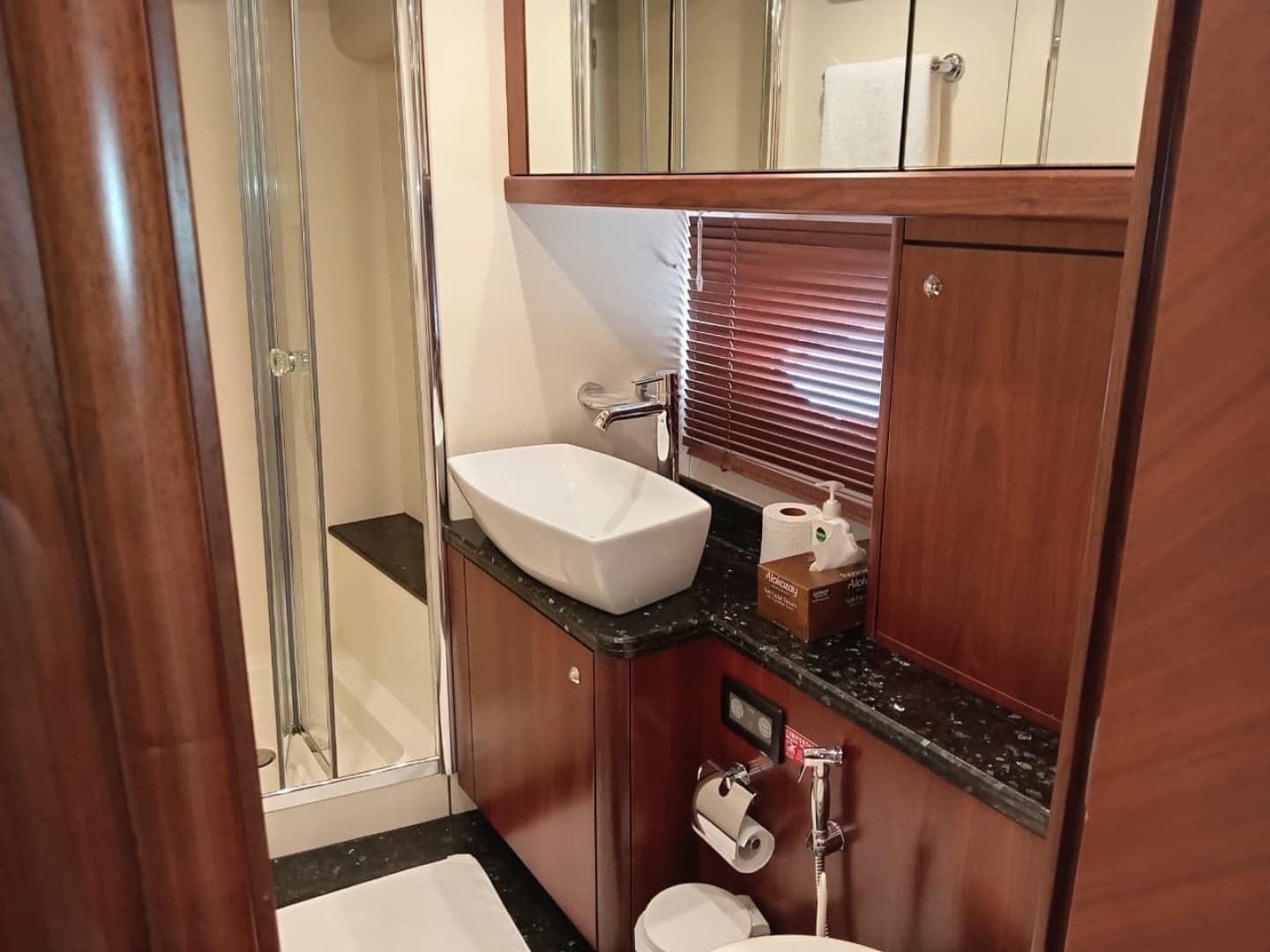 2006 Sunseeker Predator 82