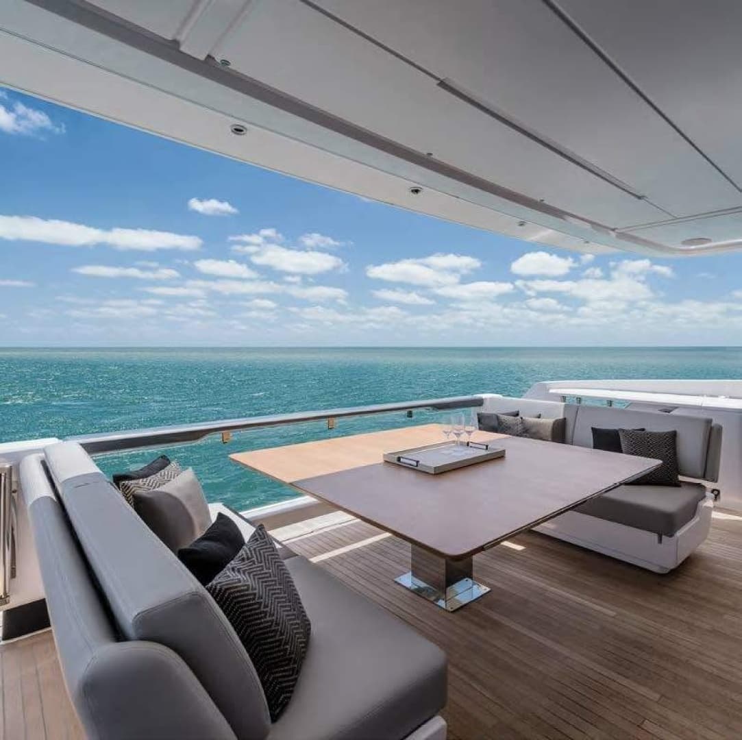 2025 Ferretti Yachts 860
