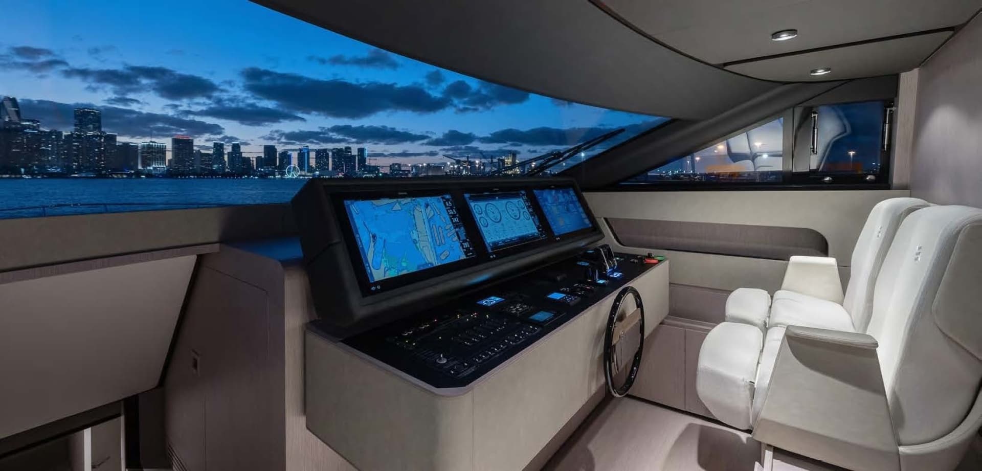 2025 Ferretti Yachts 860
