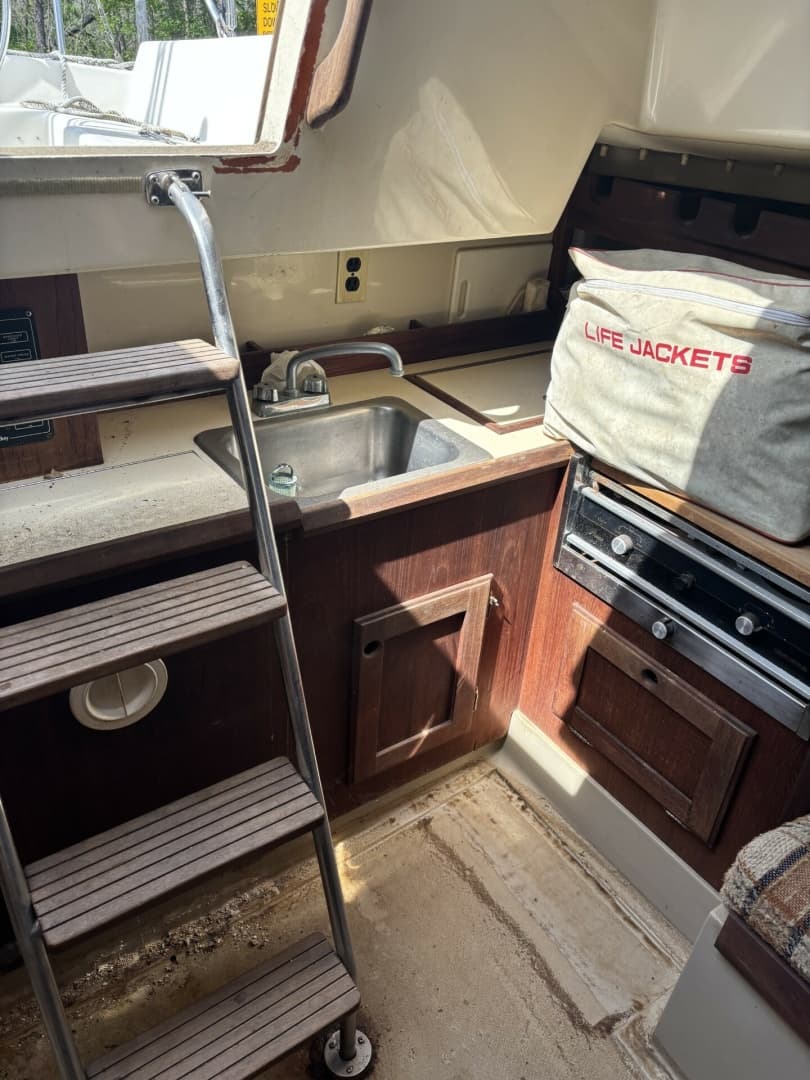 1982 O'Day 28 CB