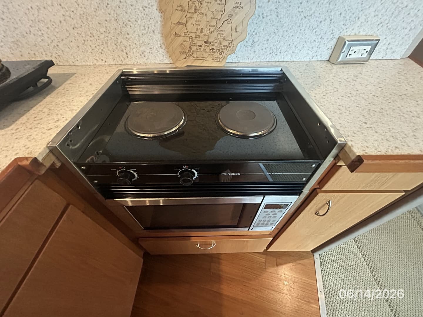42' Cruisers galley oven