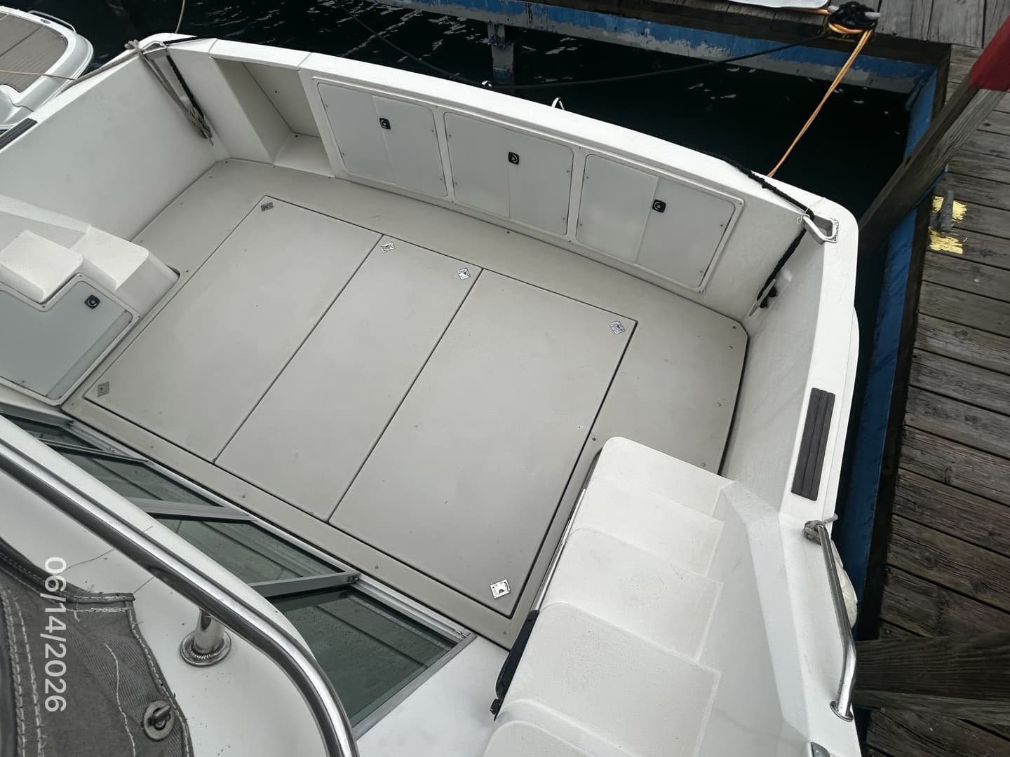 42' Cruisers cockpit1