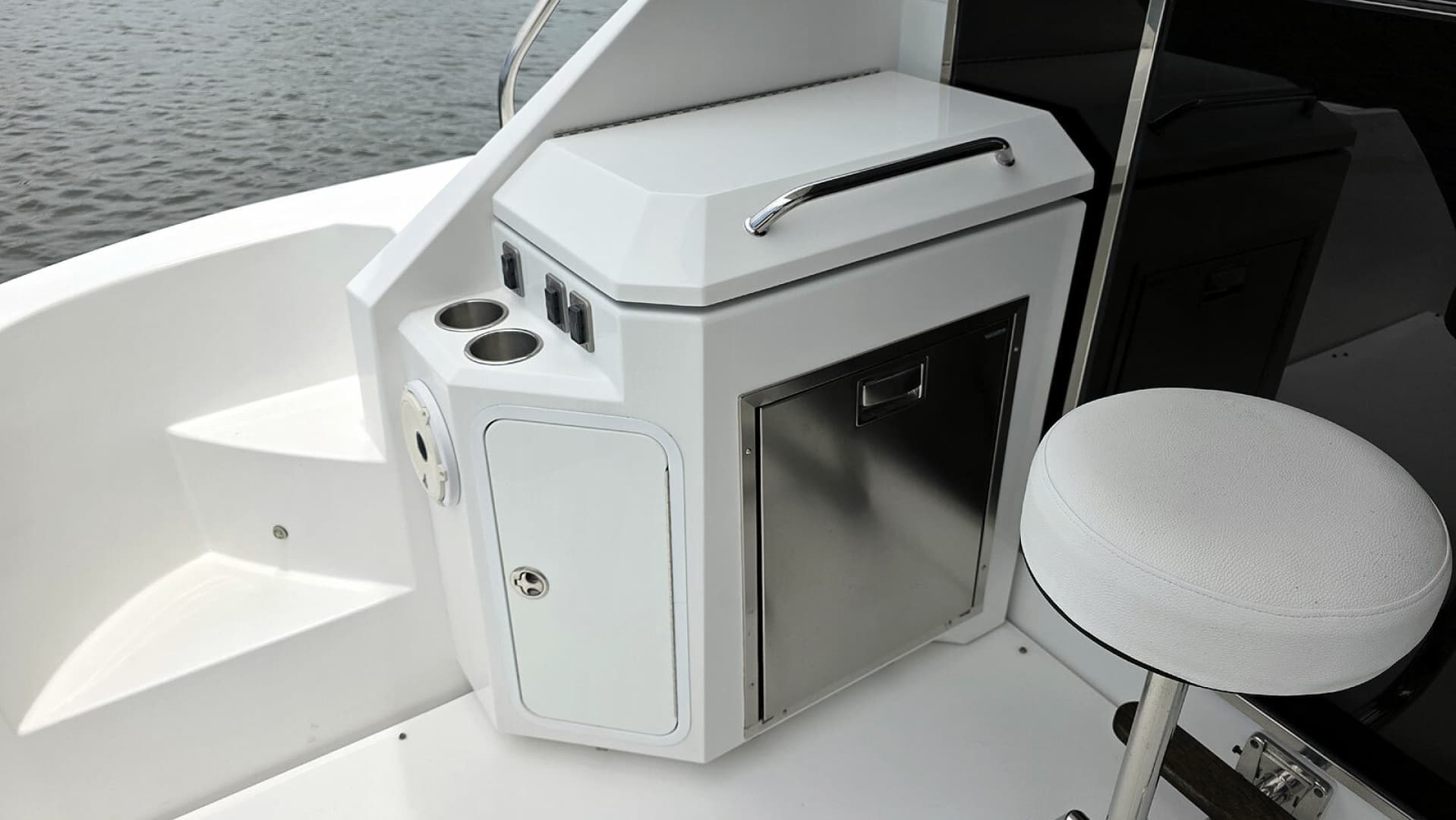 Cockpit Refrigerator and Electric Grill