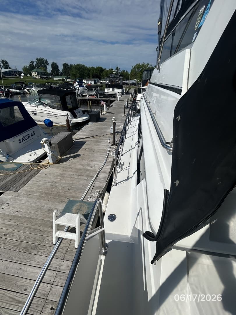 4' Carver port side deck2