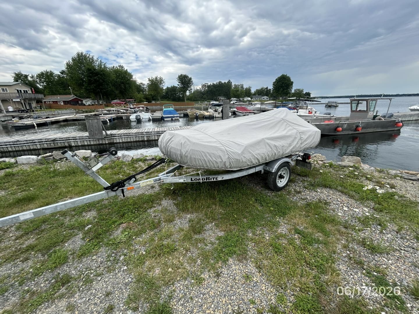 43' Carver tender covered