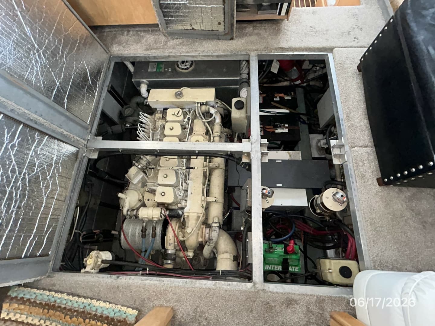 43' Carver engine room access
