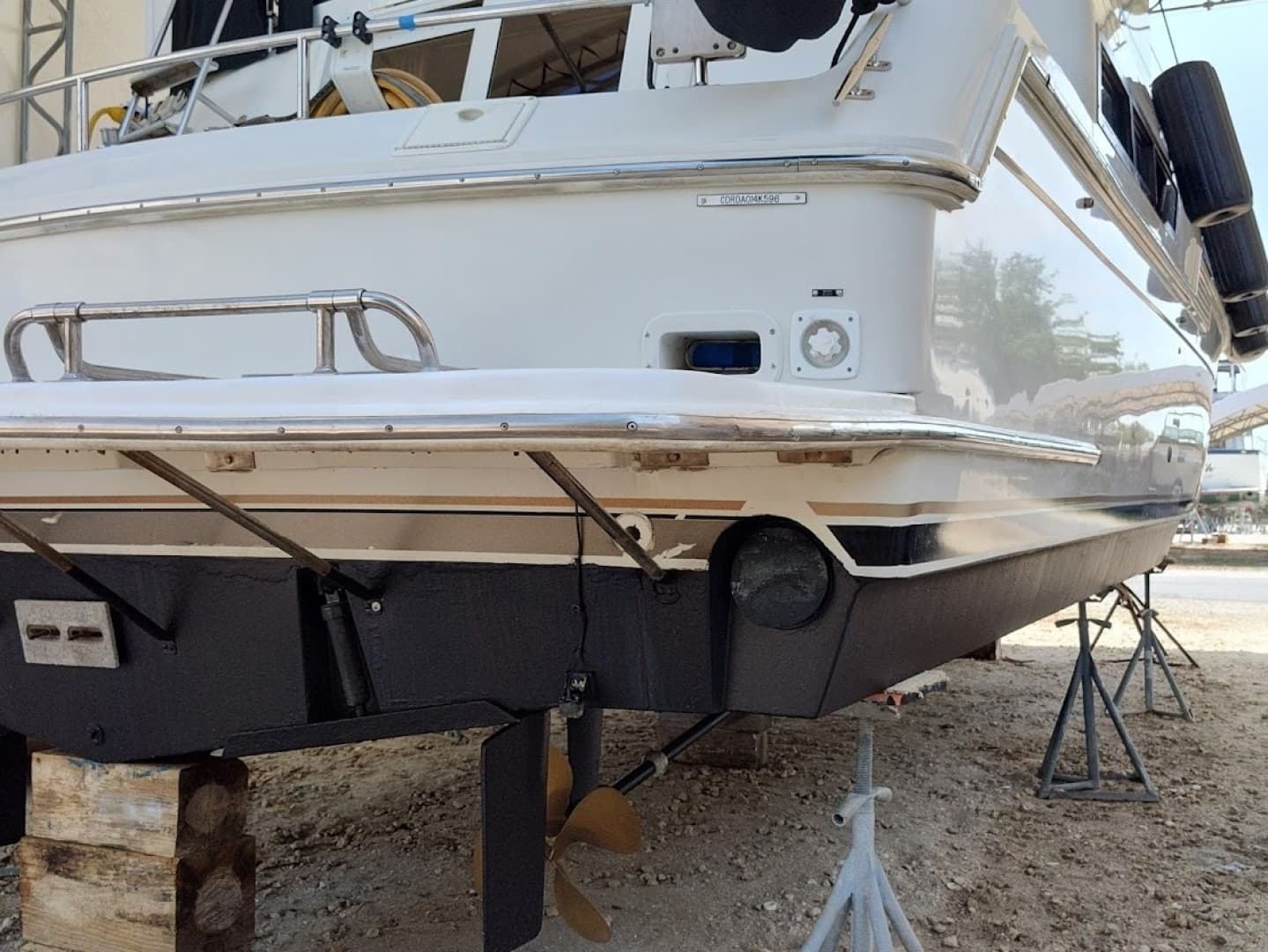 43' Carver hauled out