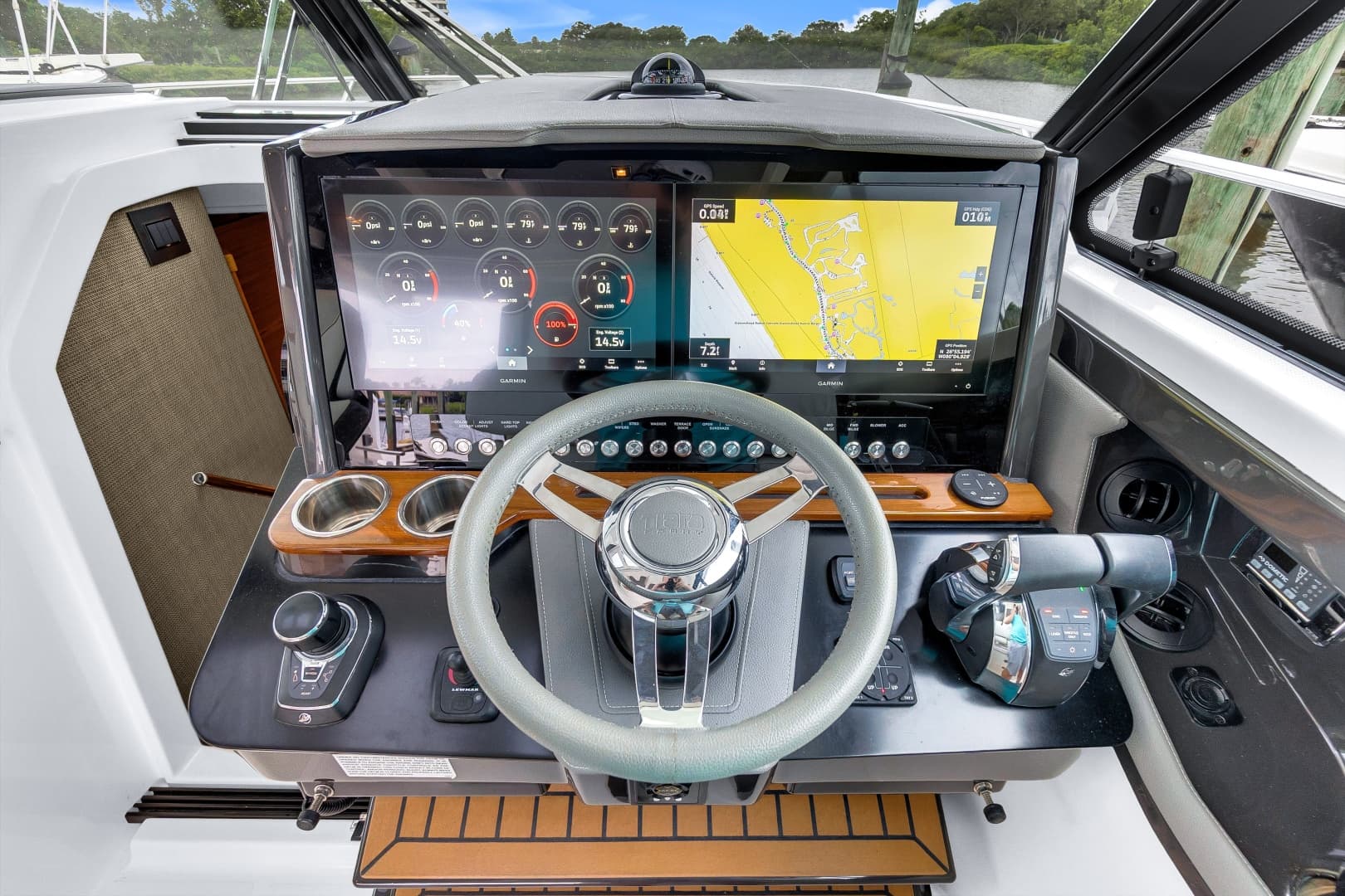 2021 Tiara Yachts 43 LE