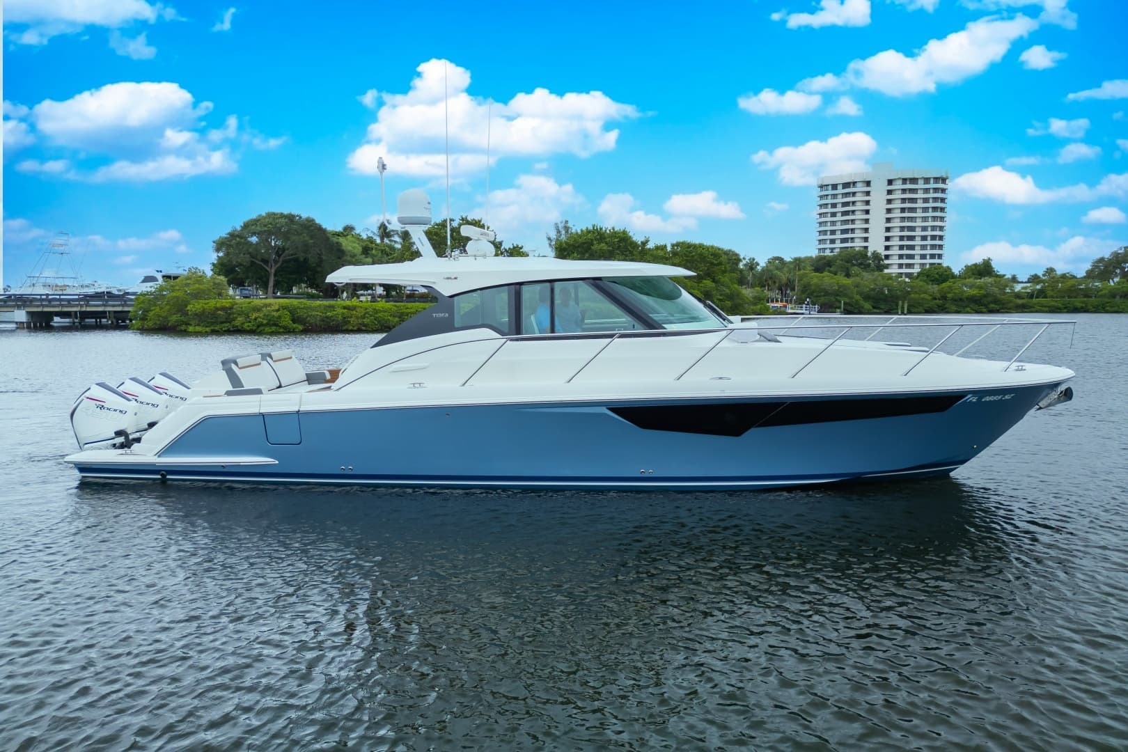 2021 Tiara Yachts 43 LE