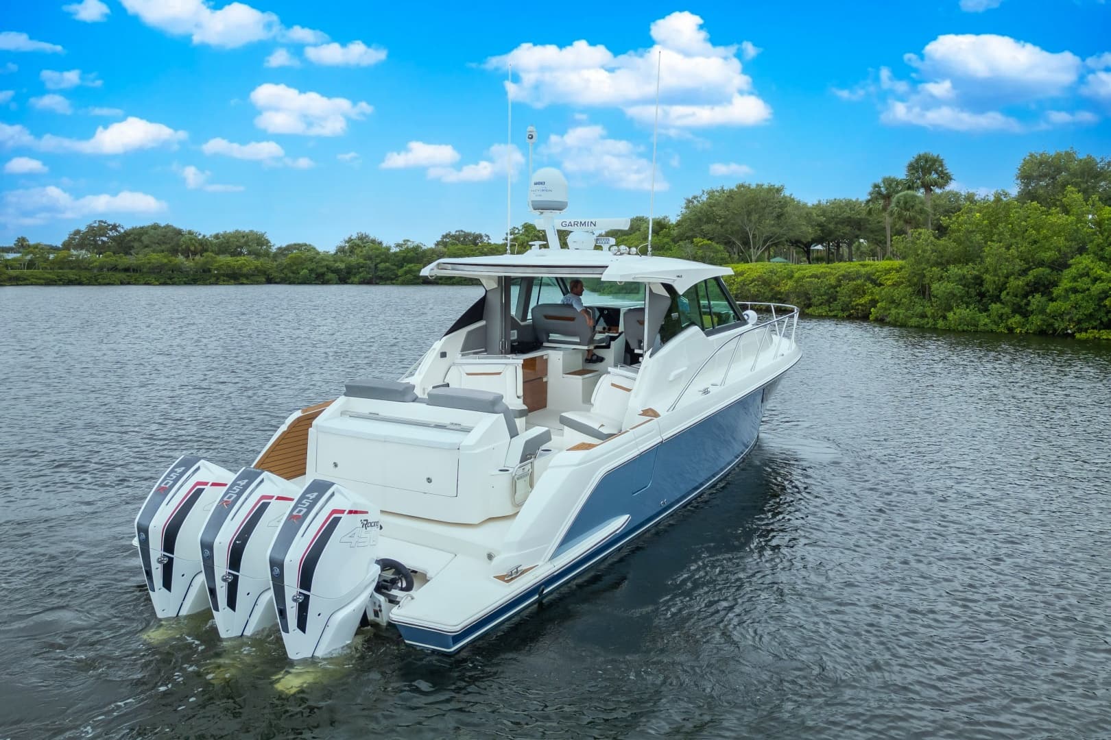 2021 Tiara Yachts 43 LE
