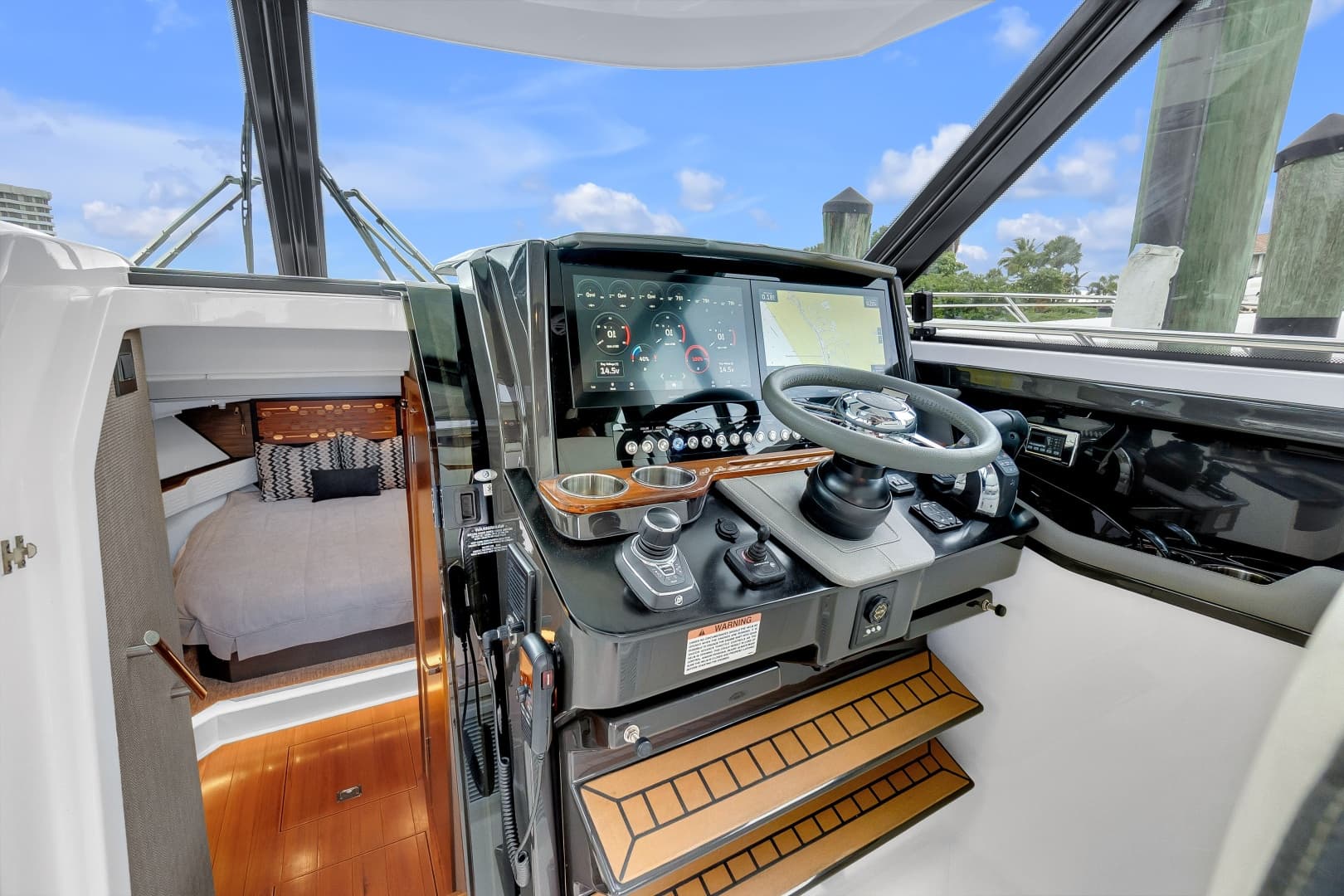 2021 Tiara Yachts 43 LE