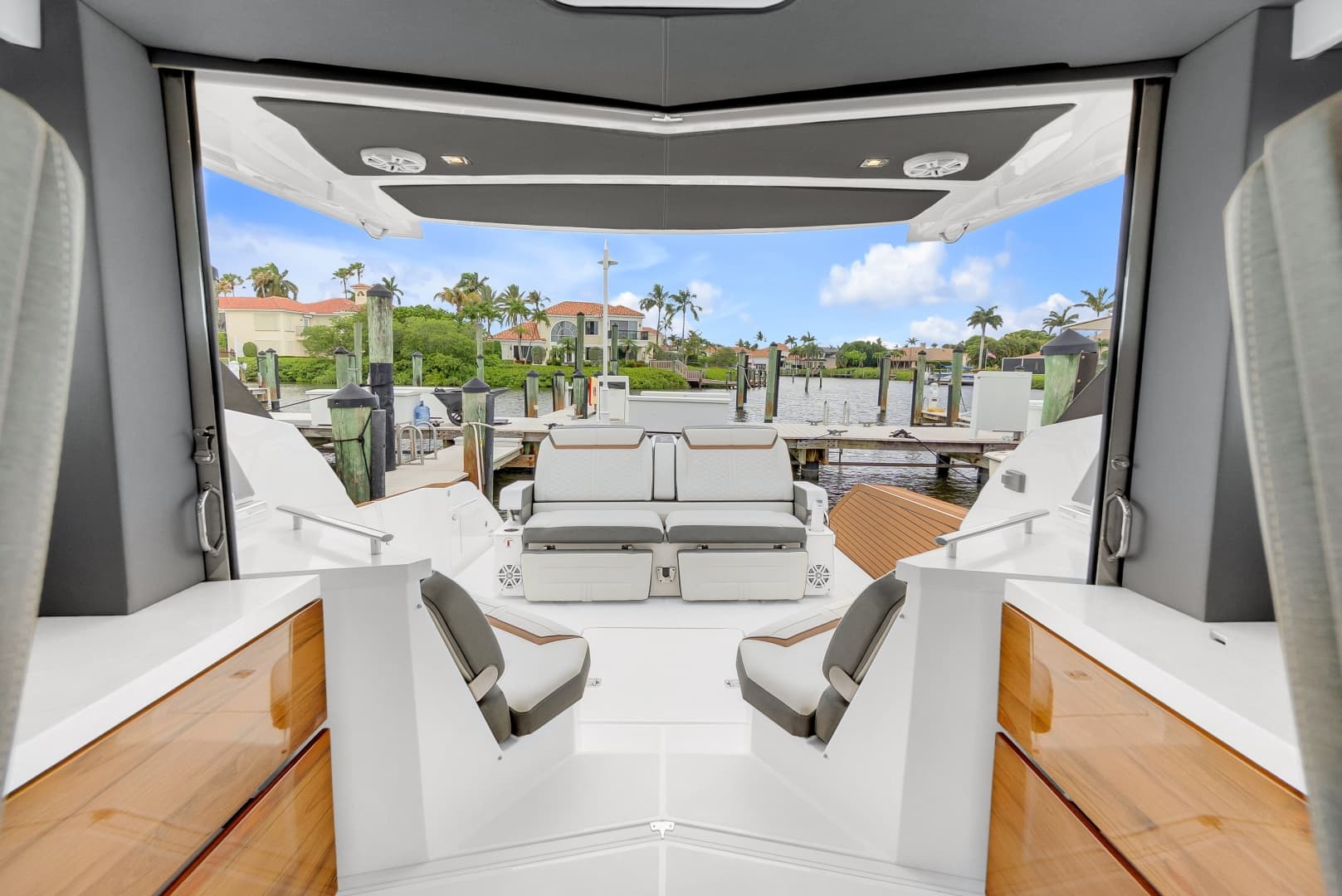 2021 Tiara Yachts 43 LE