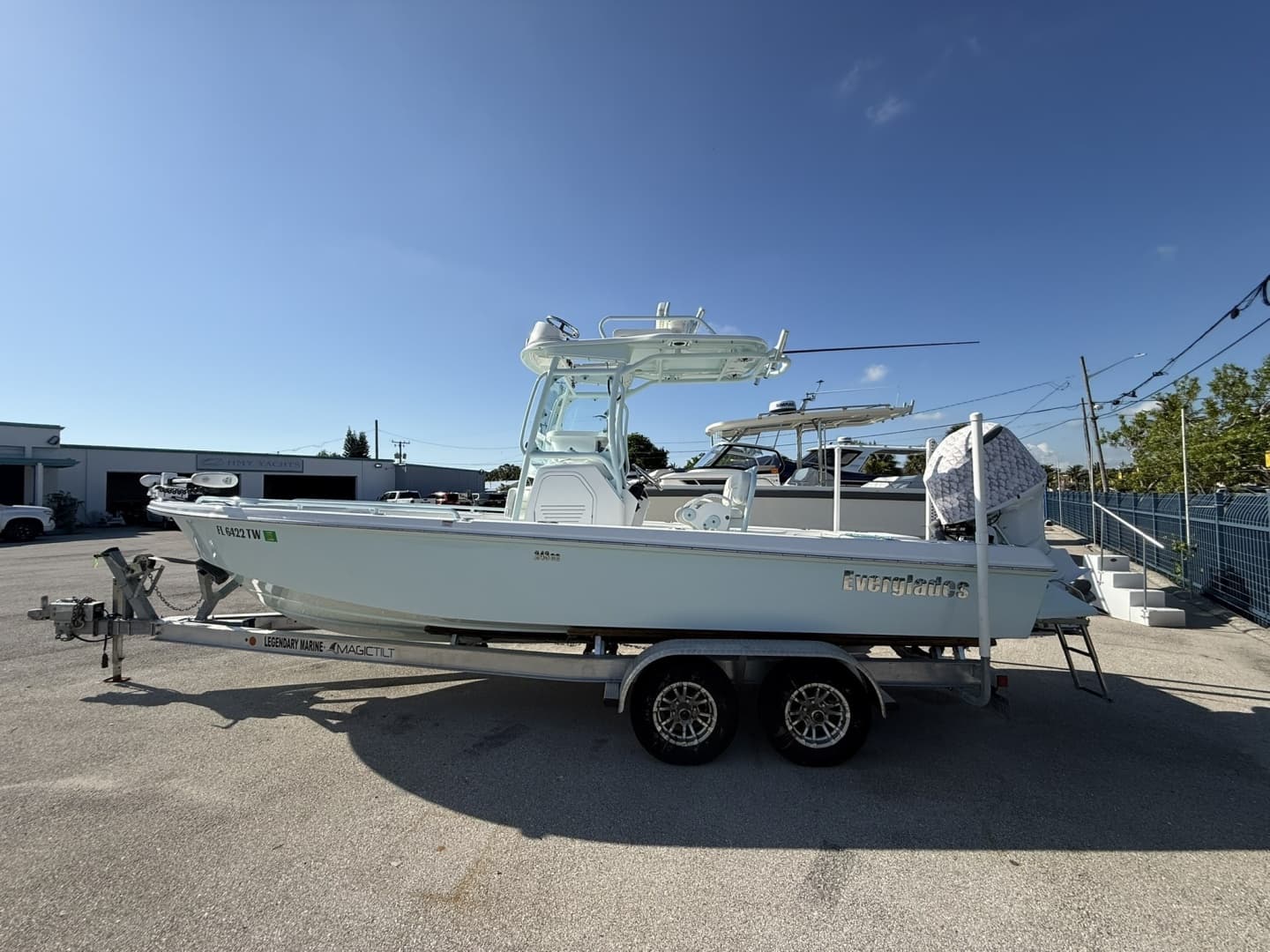2021 Everglades 243 CC