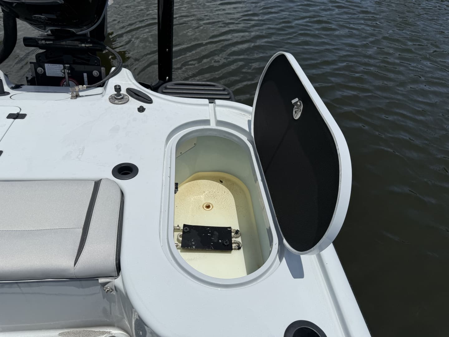 2017 Yellowfin 24 Bay CE
