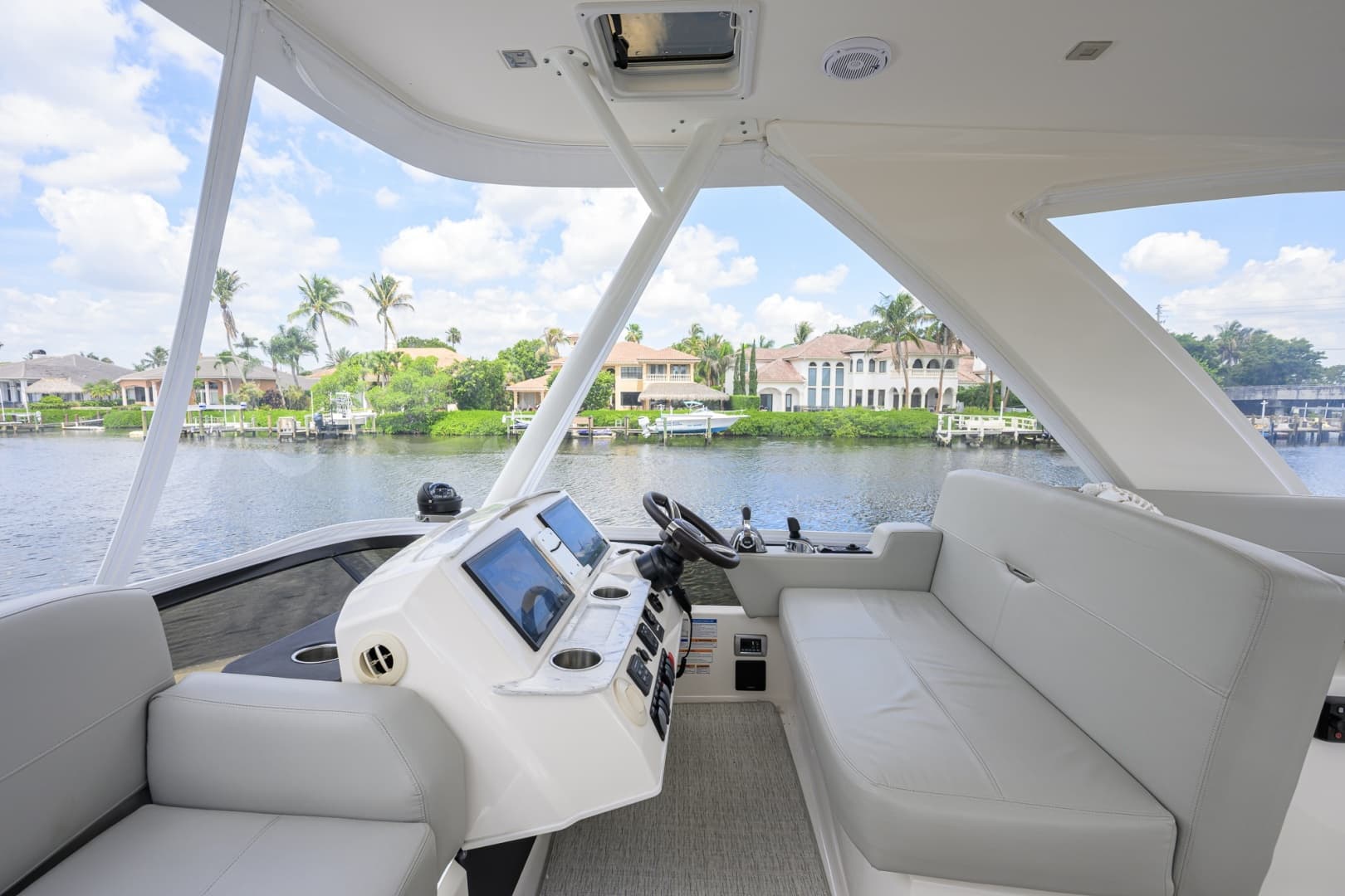 Tiara 44 Daybreak - Exterior Flybridge