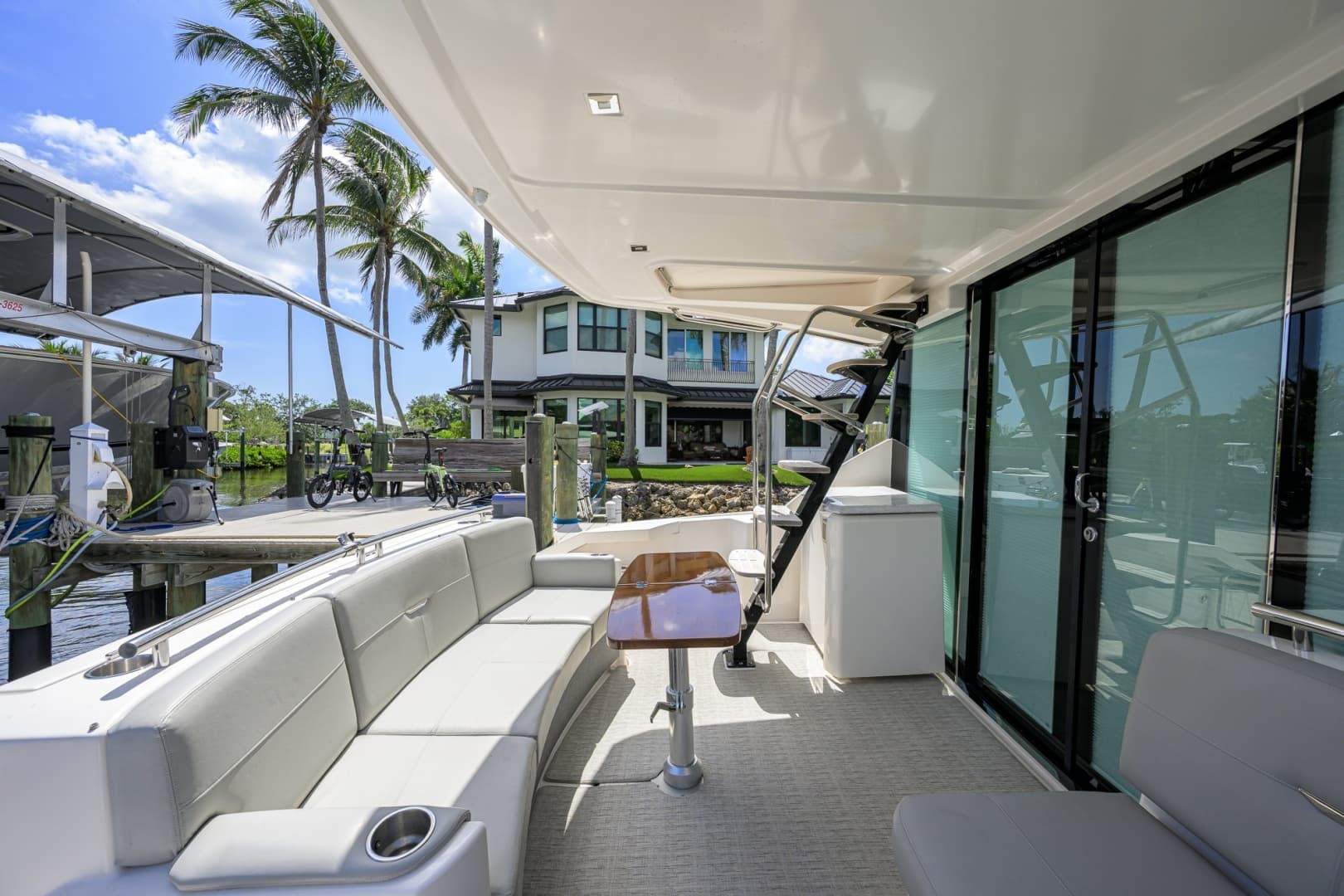 Tiara 44 Daybreak - Exterior Aft Deck