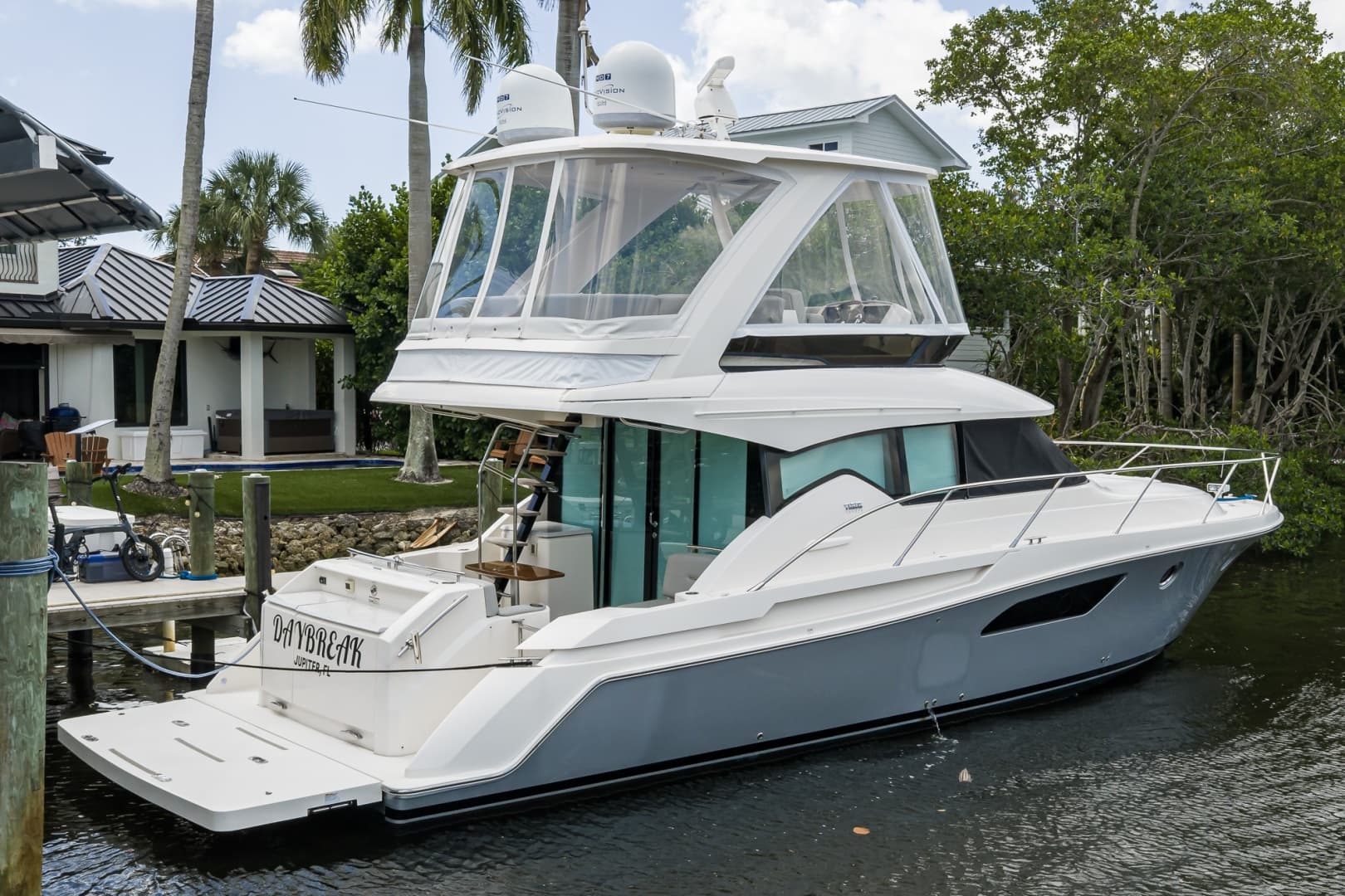 Tiara 44 Daybreak - Exterior Profile