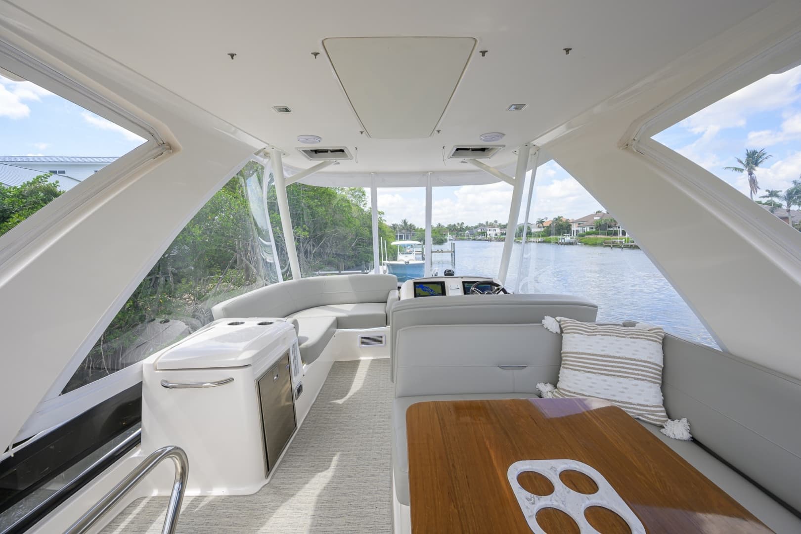 Tiara 44 Daybreak - Exterior Flybridge