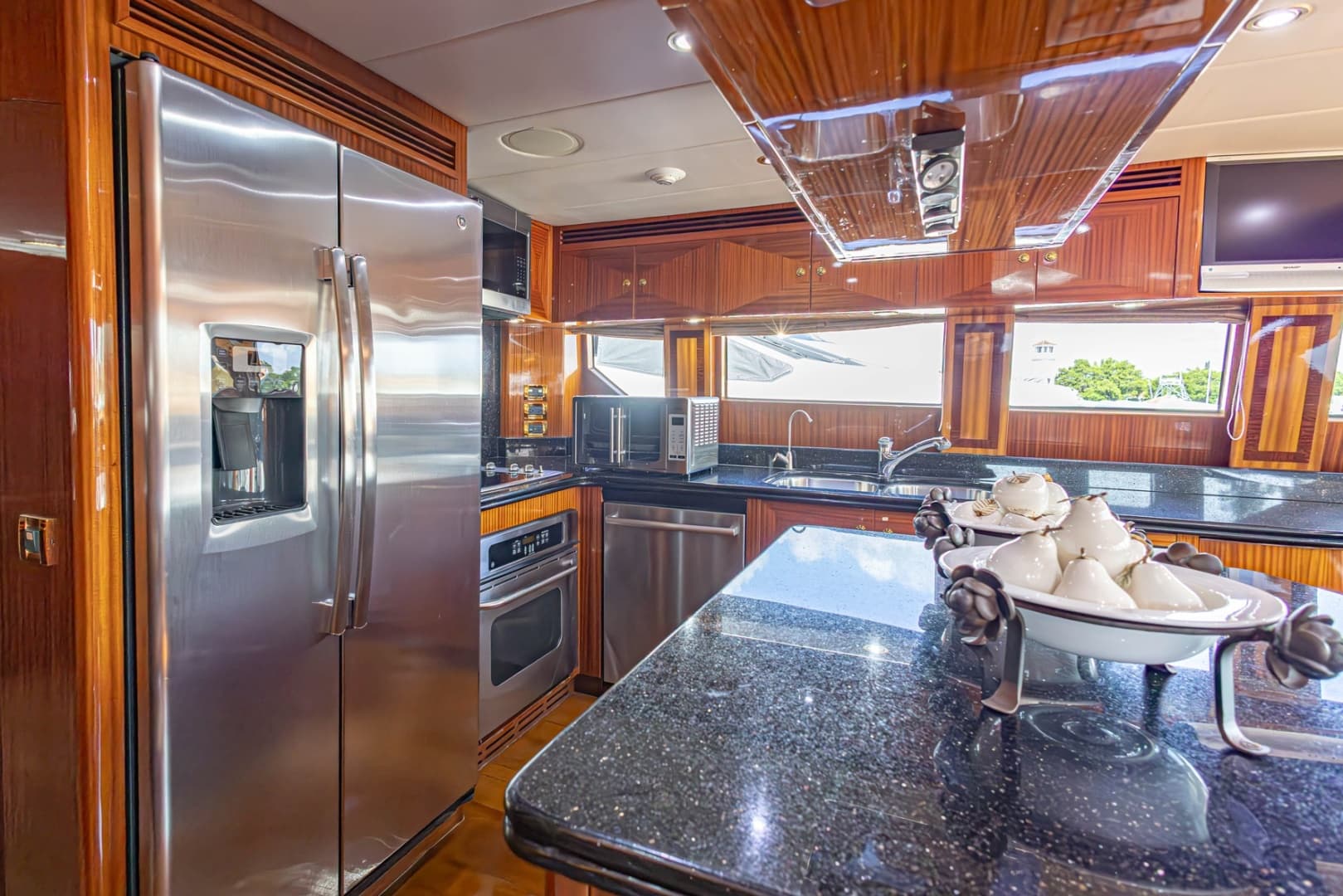 2008 Hargrave Enclosed Skylounge