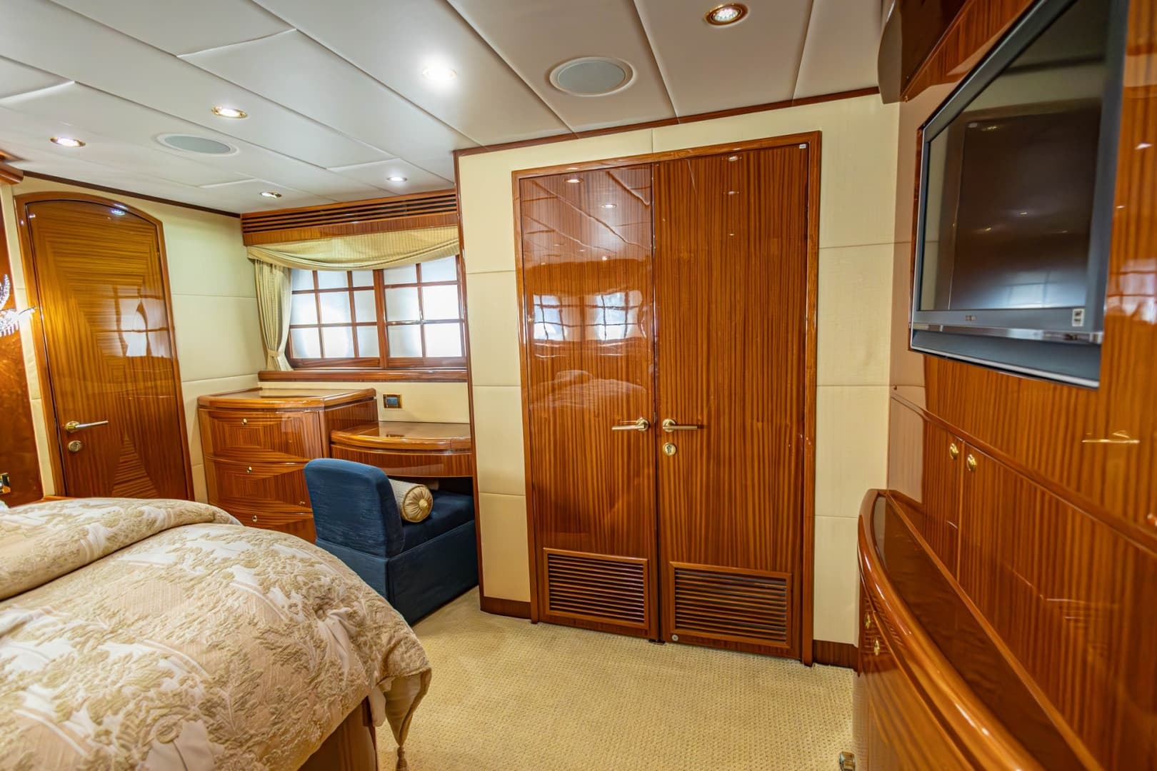 2008 Hargrave Enclosed Skylounge