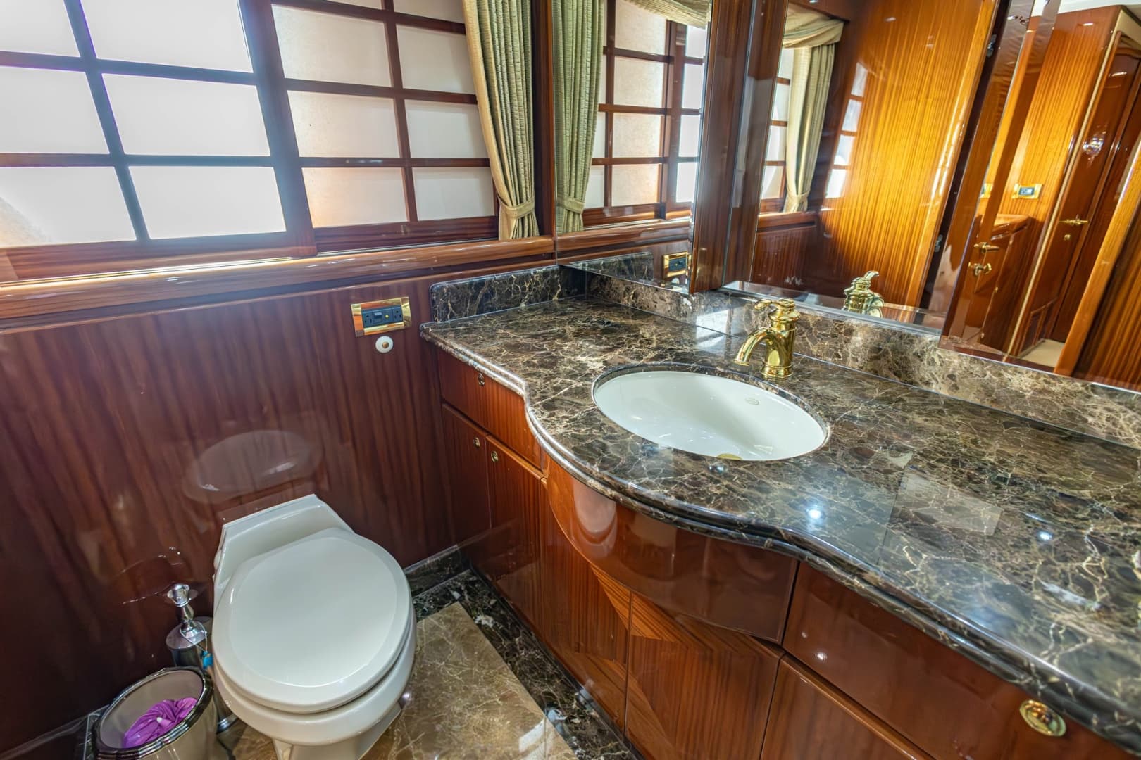 2008 Hargrave Enclosed Skylounge