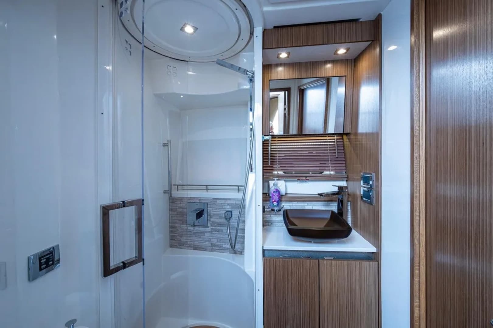 2018 Sea Ray L550 Fly