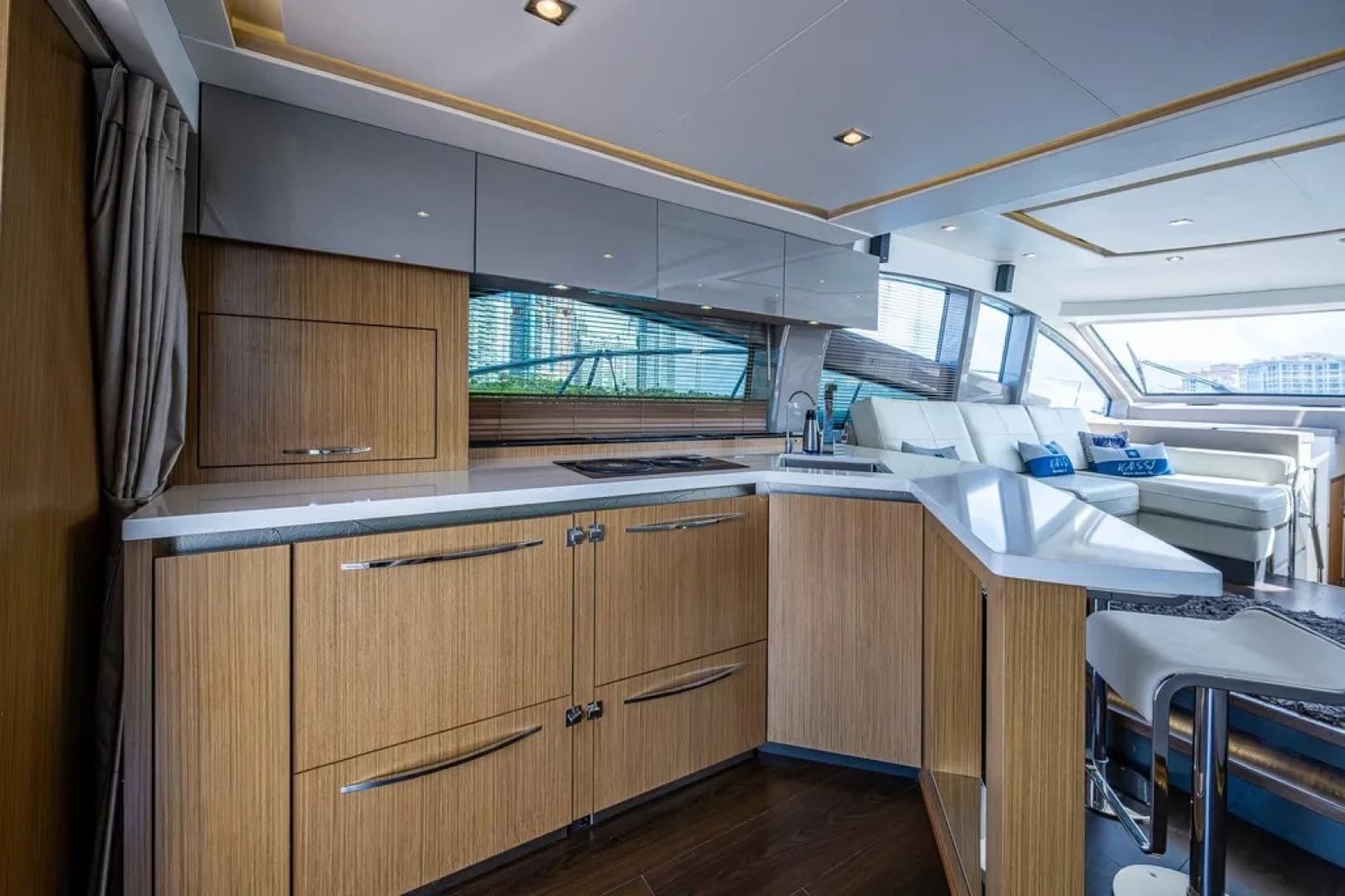 2018 Sea Ray L550 Fly