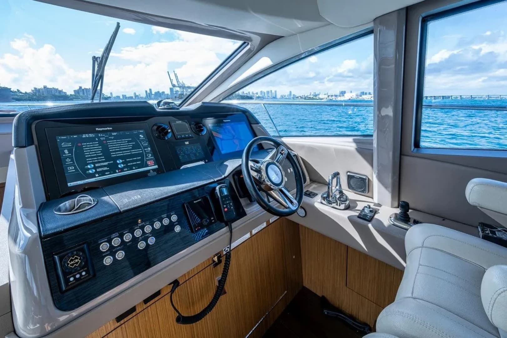 2018 Sea Ray L550 Fly