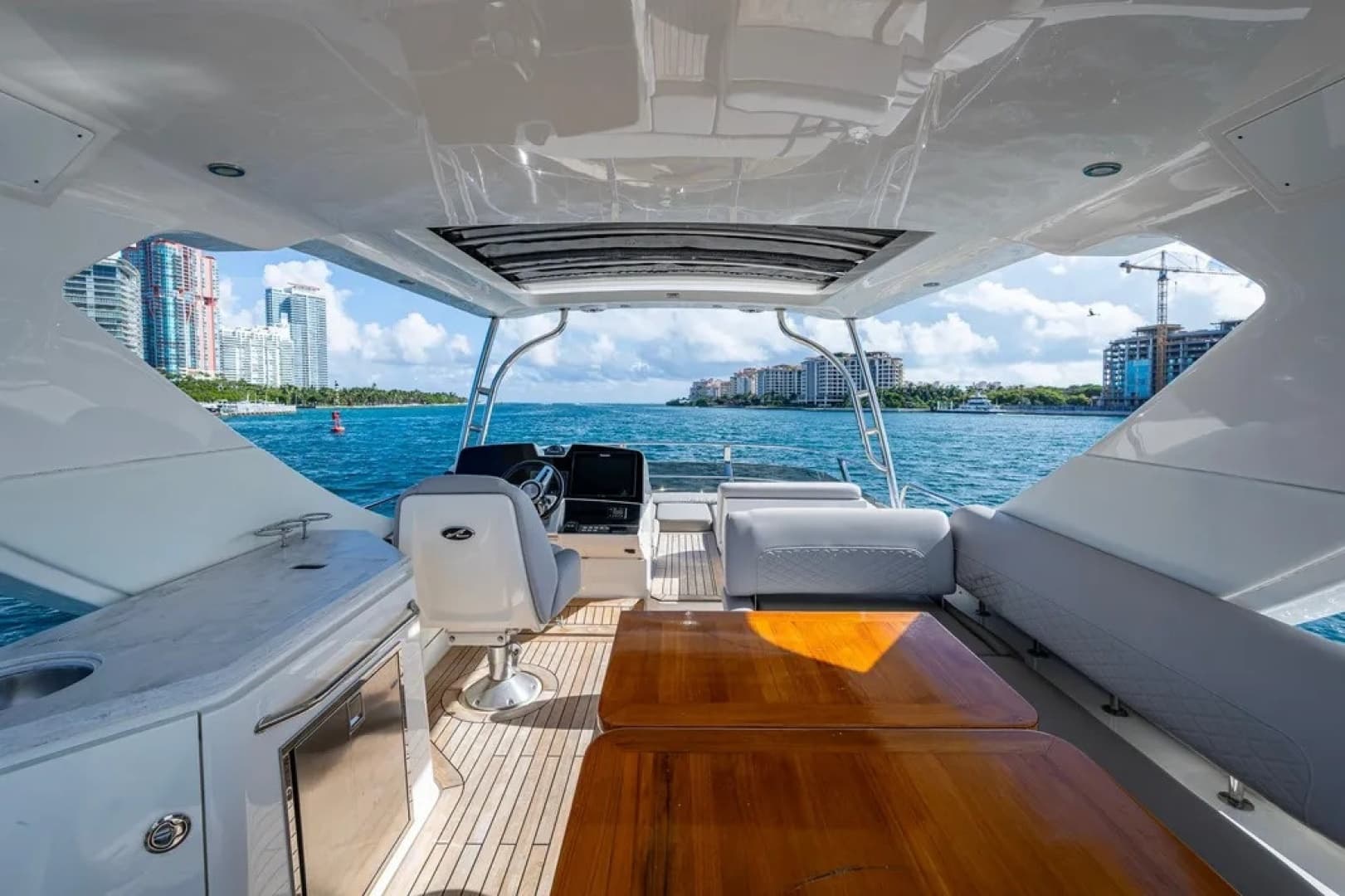 2018 Sea Ray L550 Fly