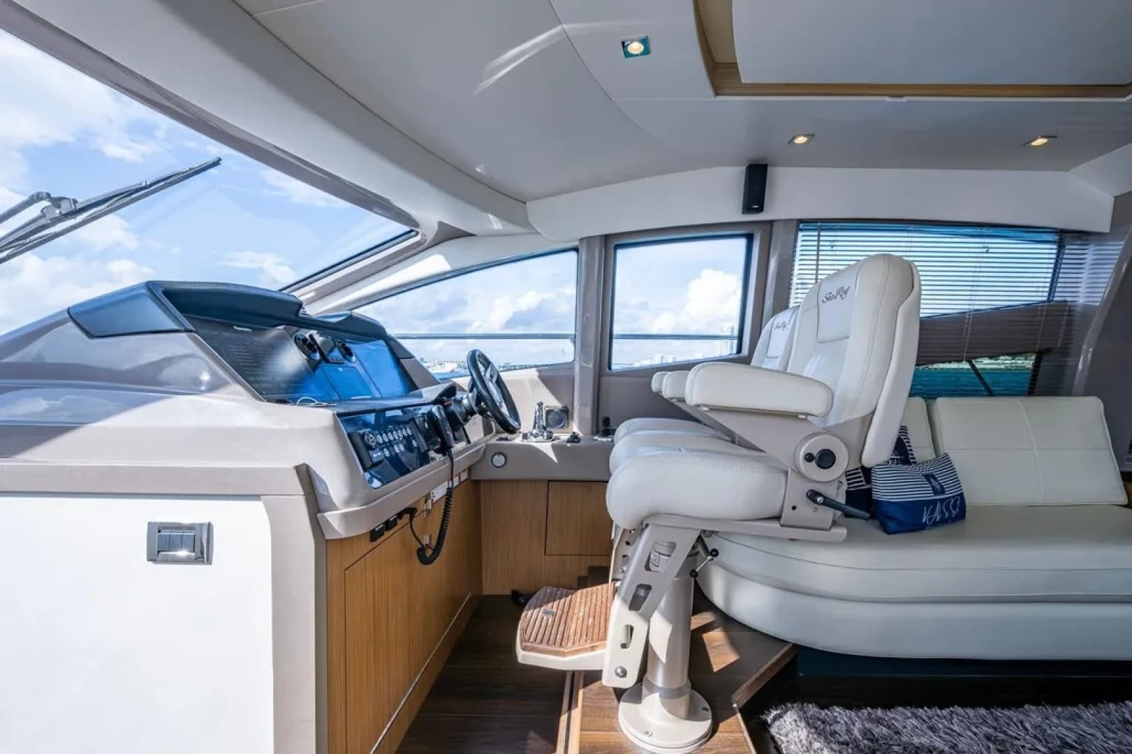 2018 Sea Ray L550 Fly