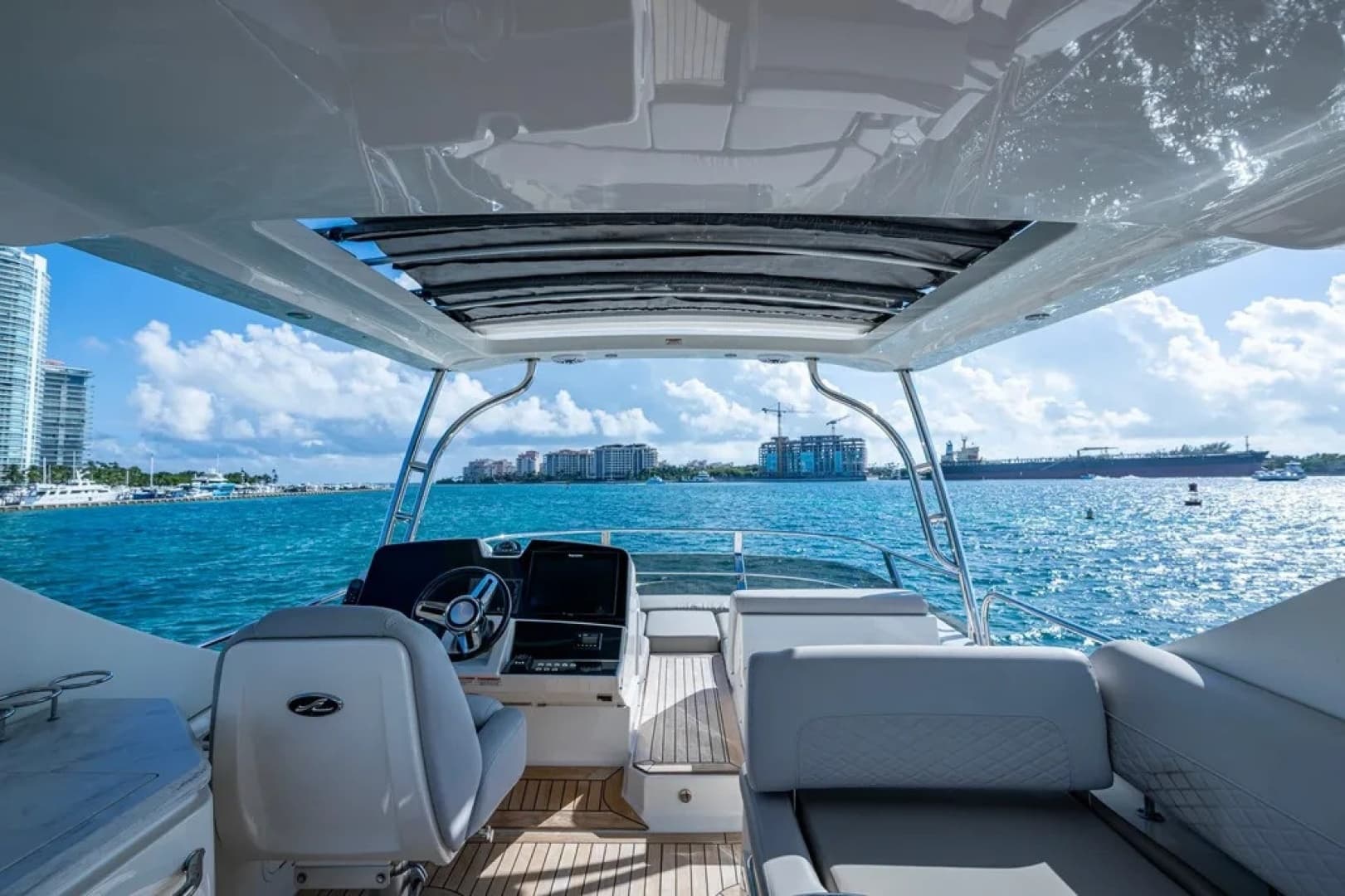 2018 Sea Ray L550 Fly