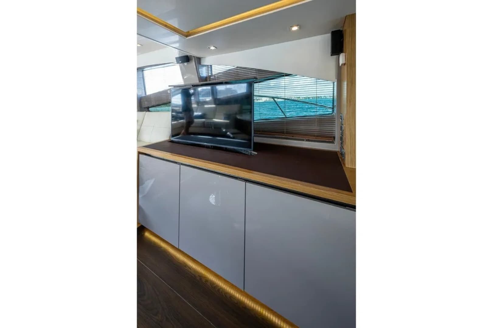2018 Sea Ray L550 Fly