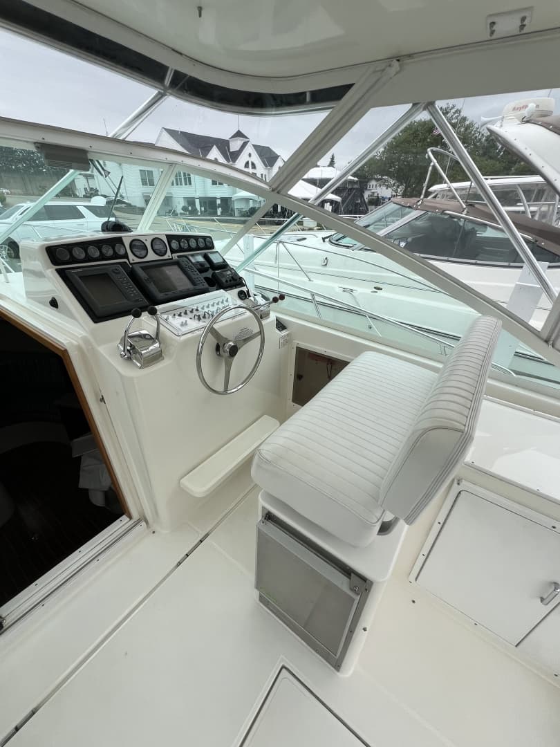 1998 Cabo 35 Express