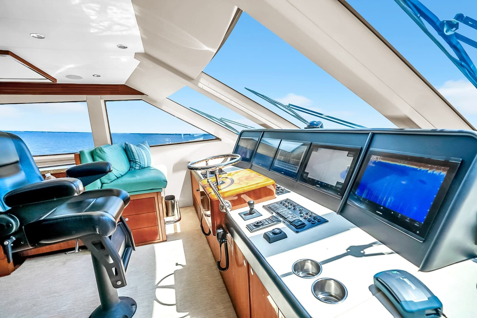2008 Hatteras Convertible