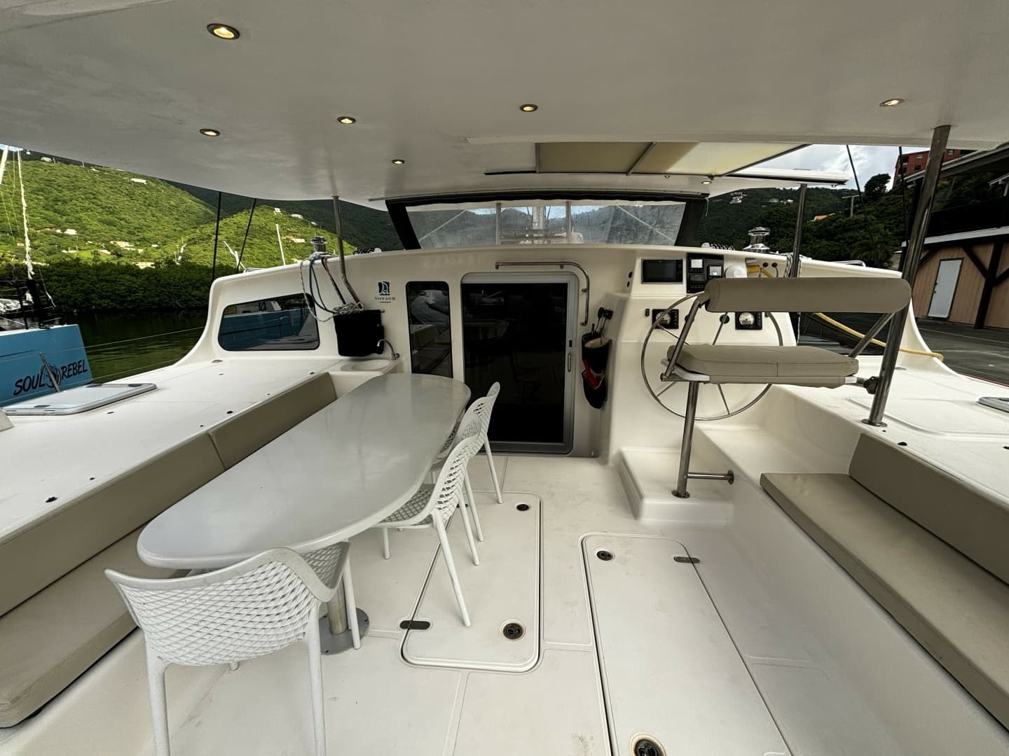 2011 Voyage Yachts 520