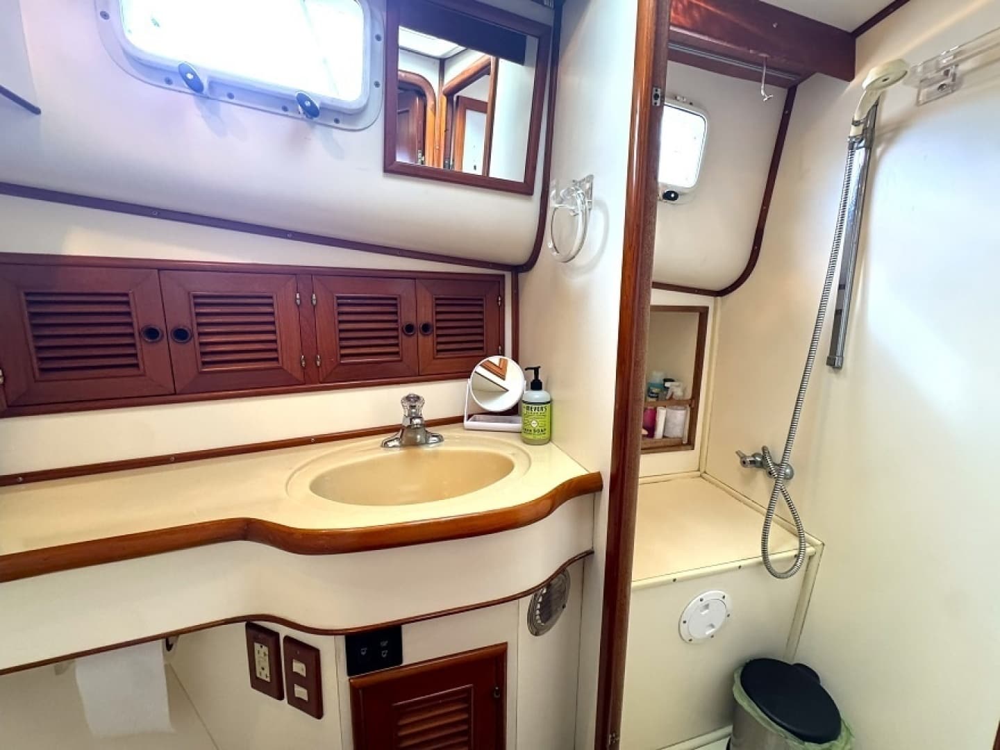 1988 Offshore Yachts 