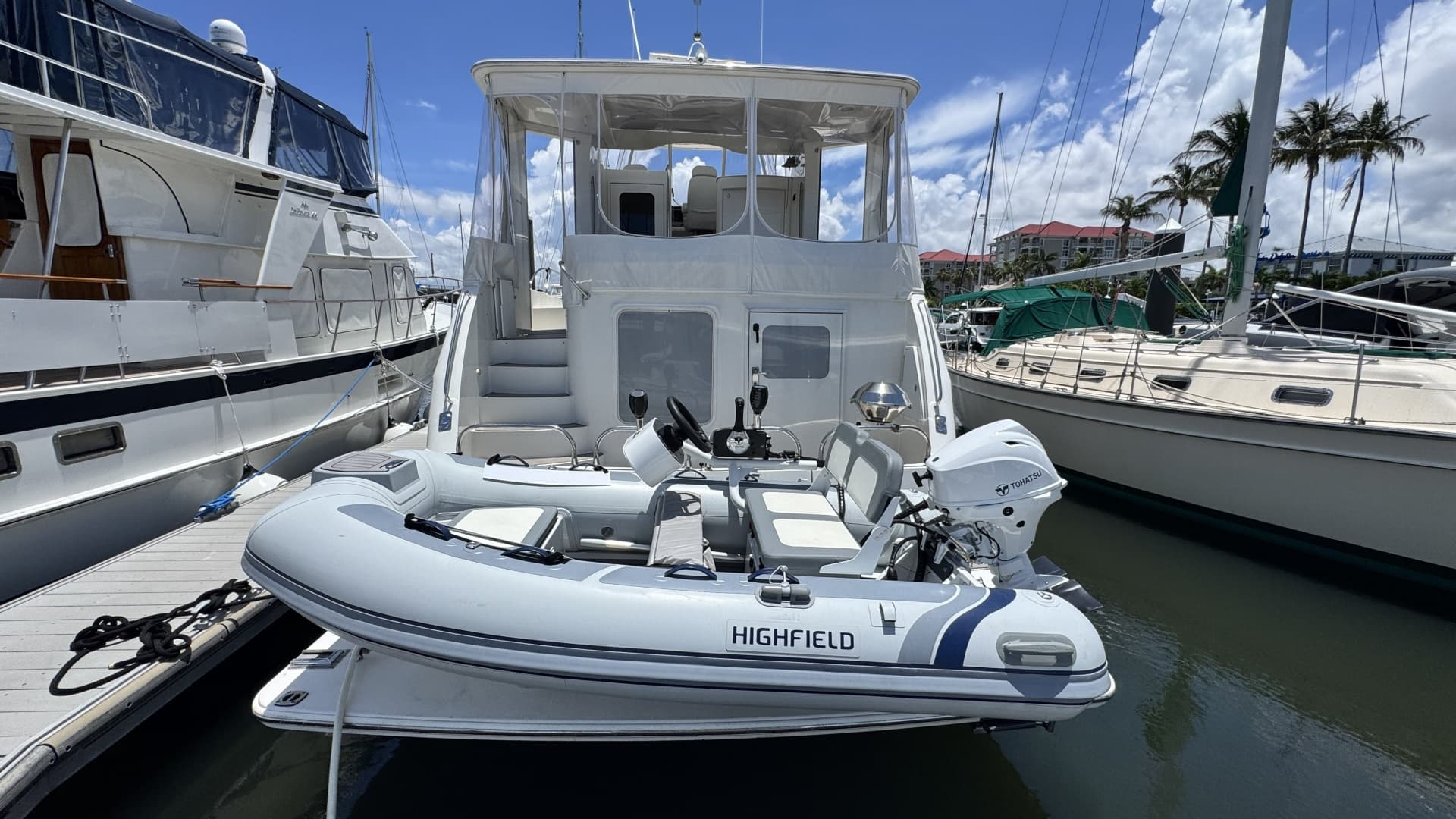 2007 Carver 47 Cockpit Motor Yacht