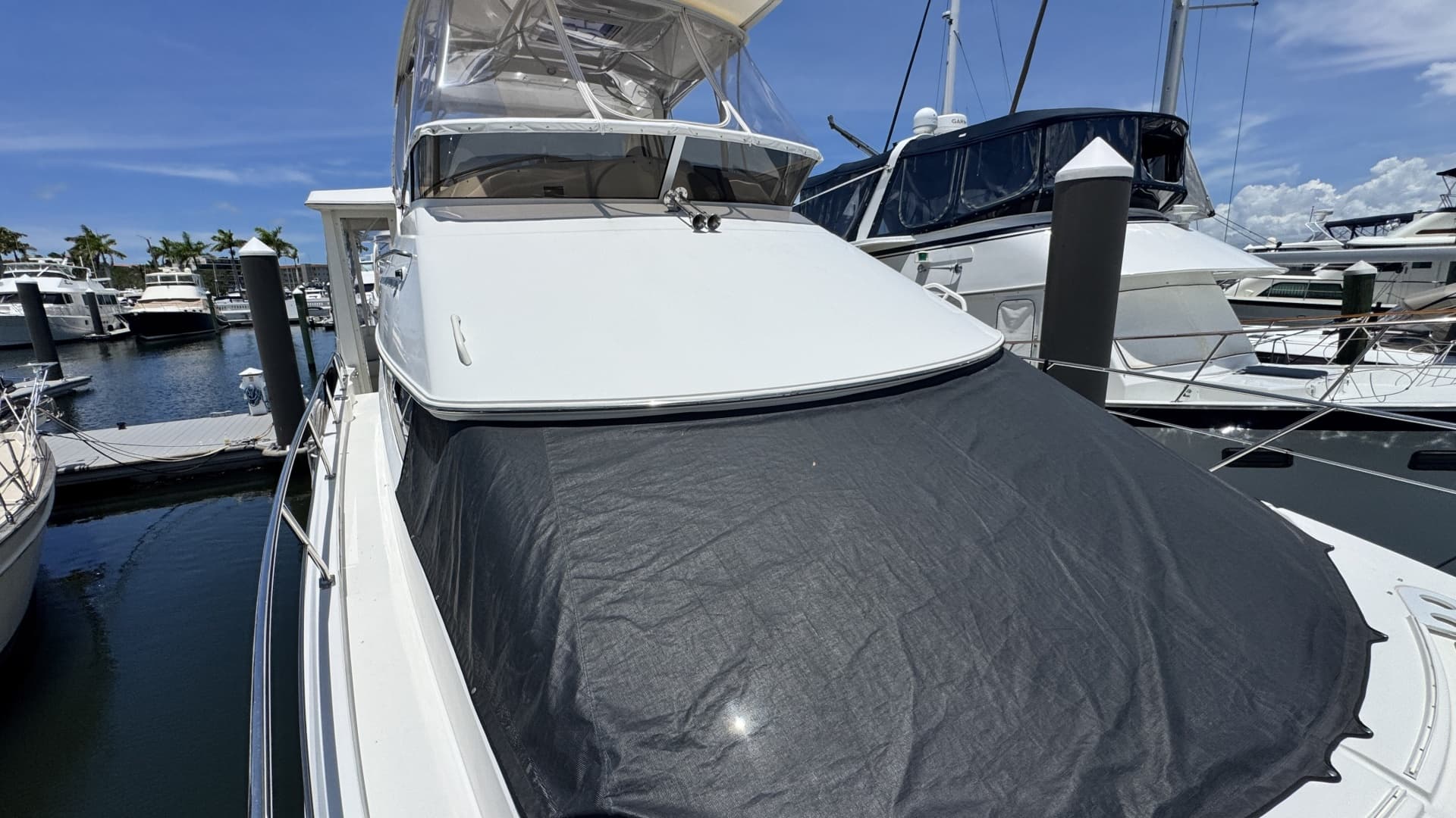 2007 Carver 47 Cockpit Motor Yacht