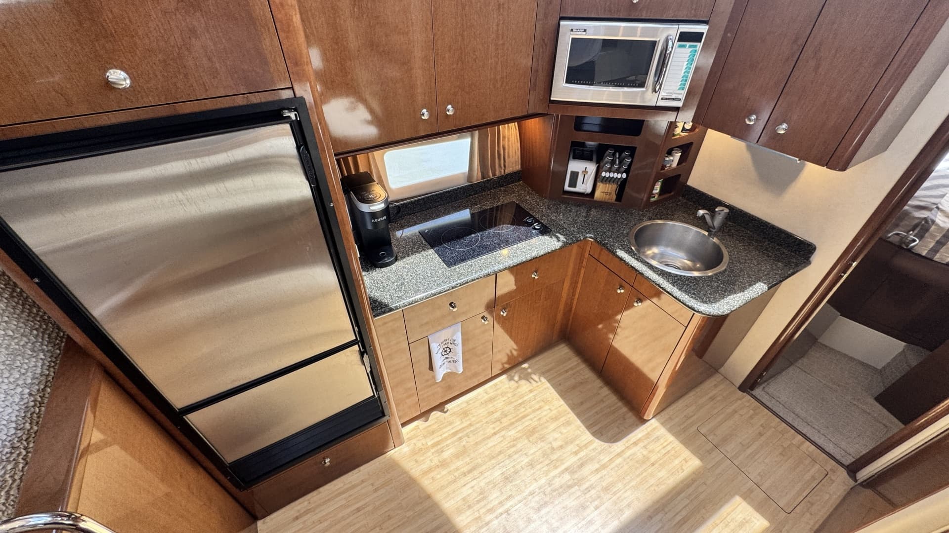2007 Carver 47 Cockpit Motor Yacht