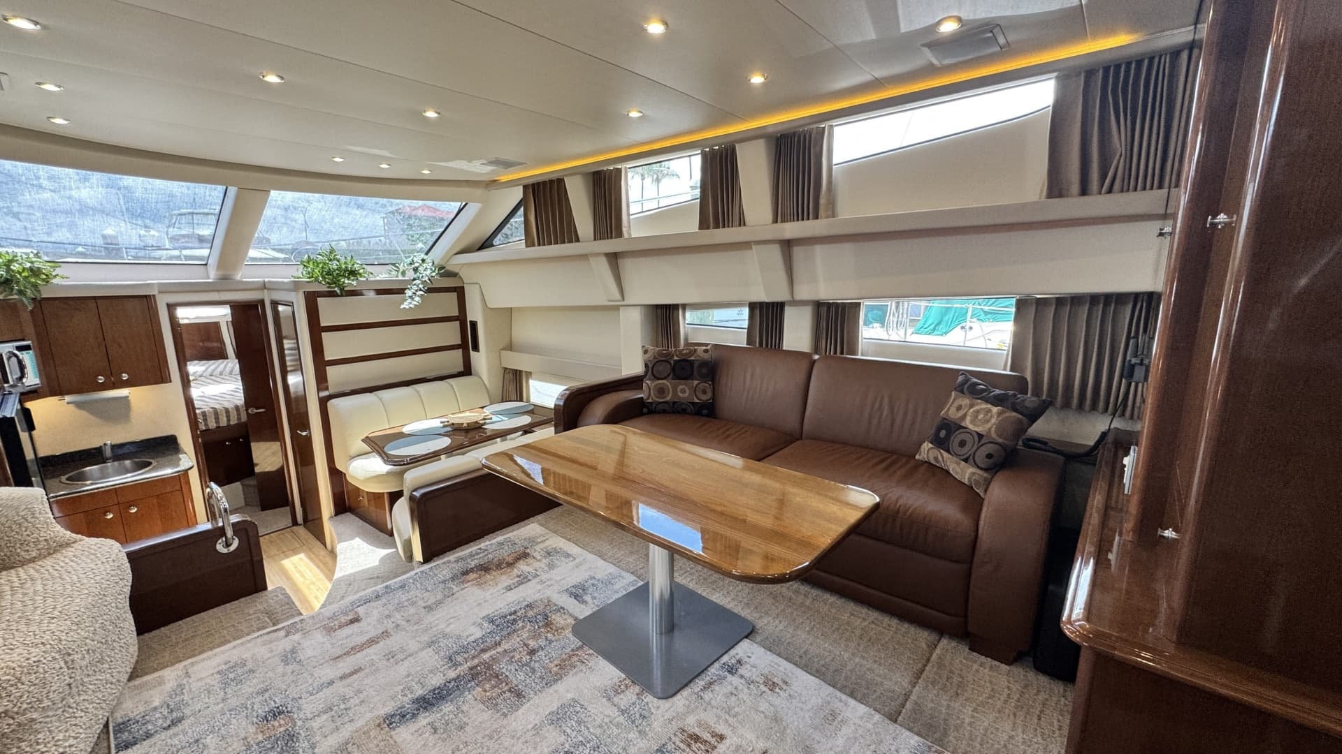 2007 Carver 47 Cockpit Motor Yacht