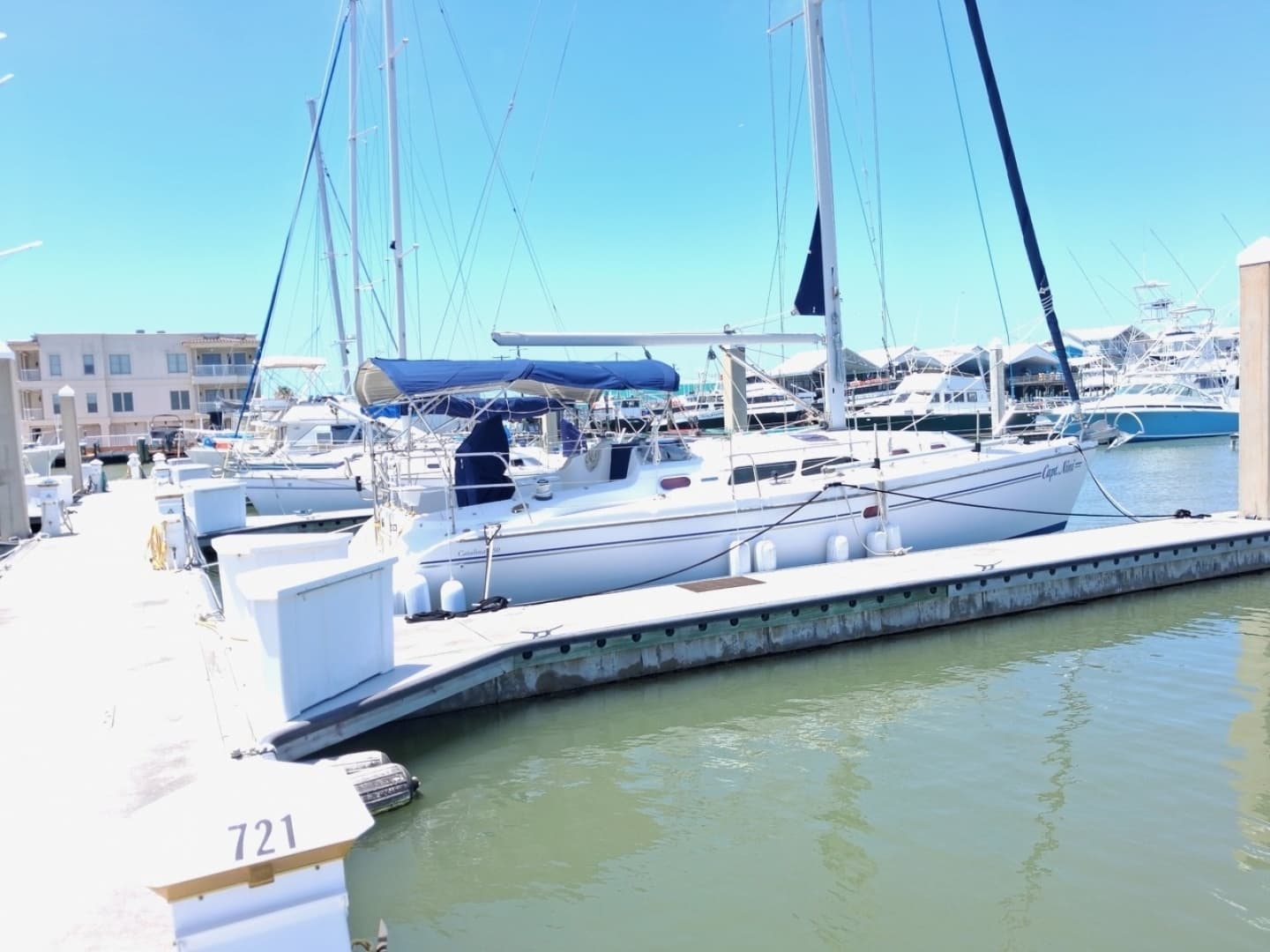 2005 Catalina 350