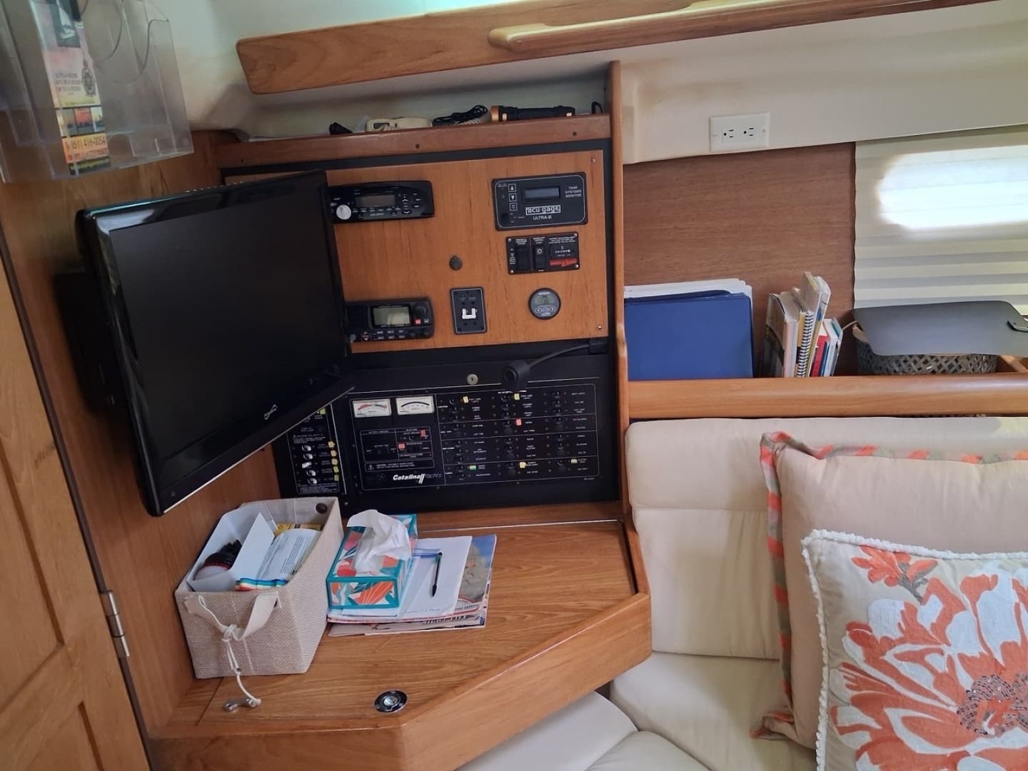2005 Catalina 350